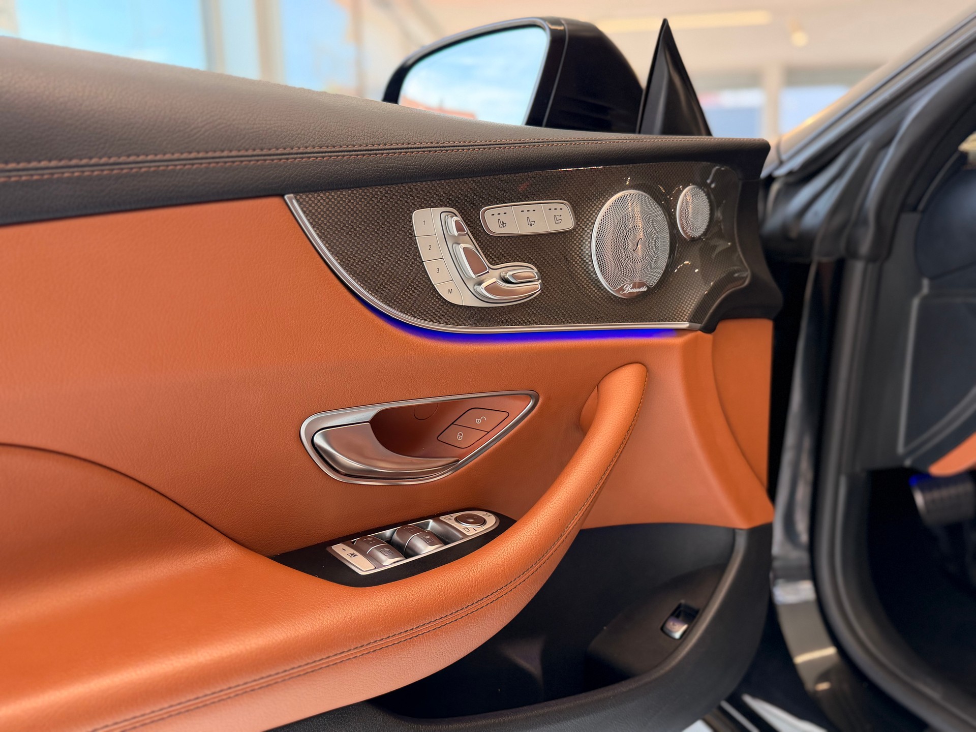 MERCEDES-BENZ E 400 Cabriolet Avantgarde 4 Matic 9G-Tronic-image-10