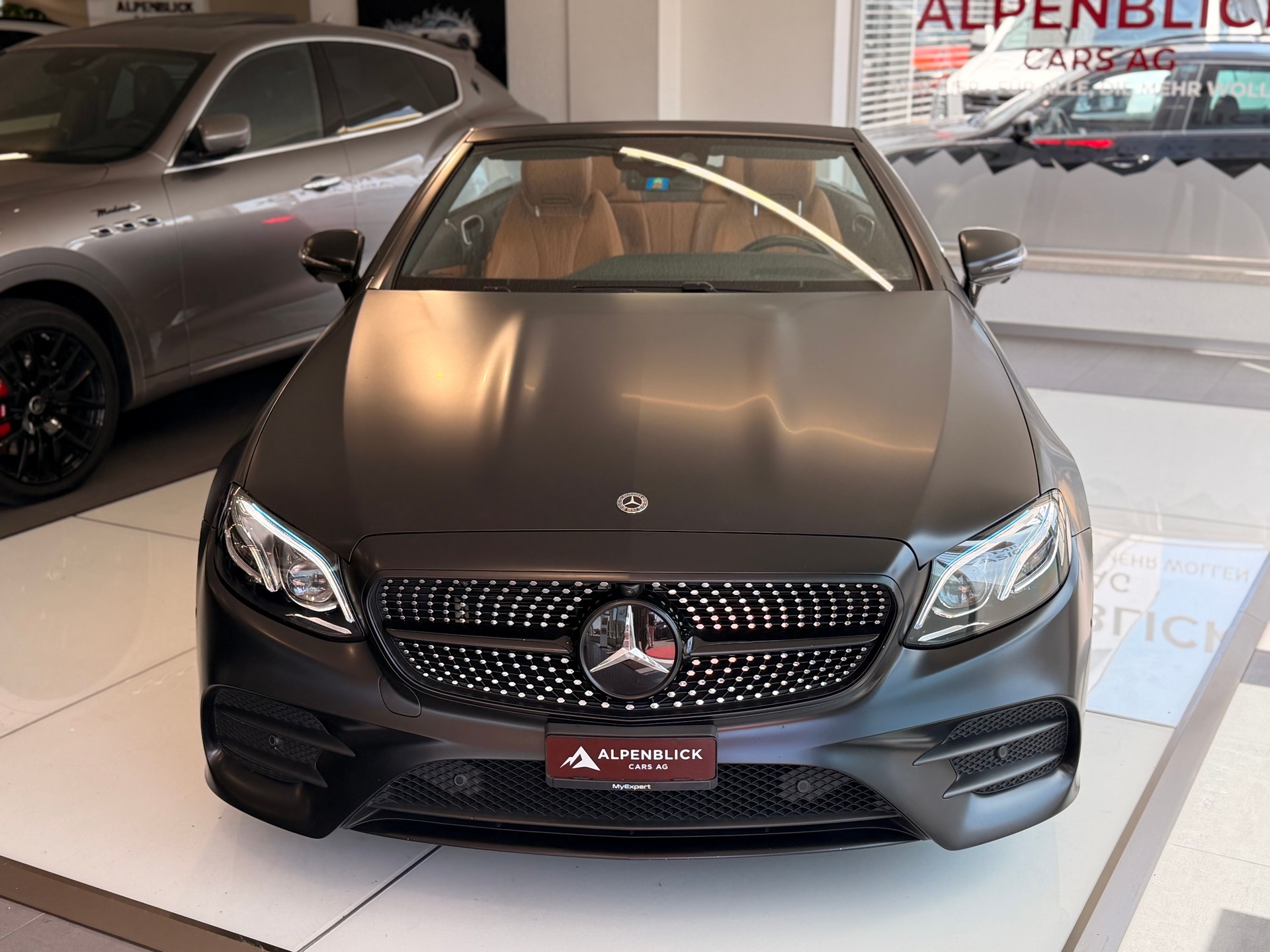 MERCEDES-BENZ E 400 Cabriolet Avantgarde 4 Matic 9G-Tronic-showroom-element-3
