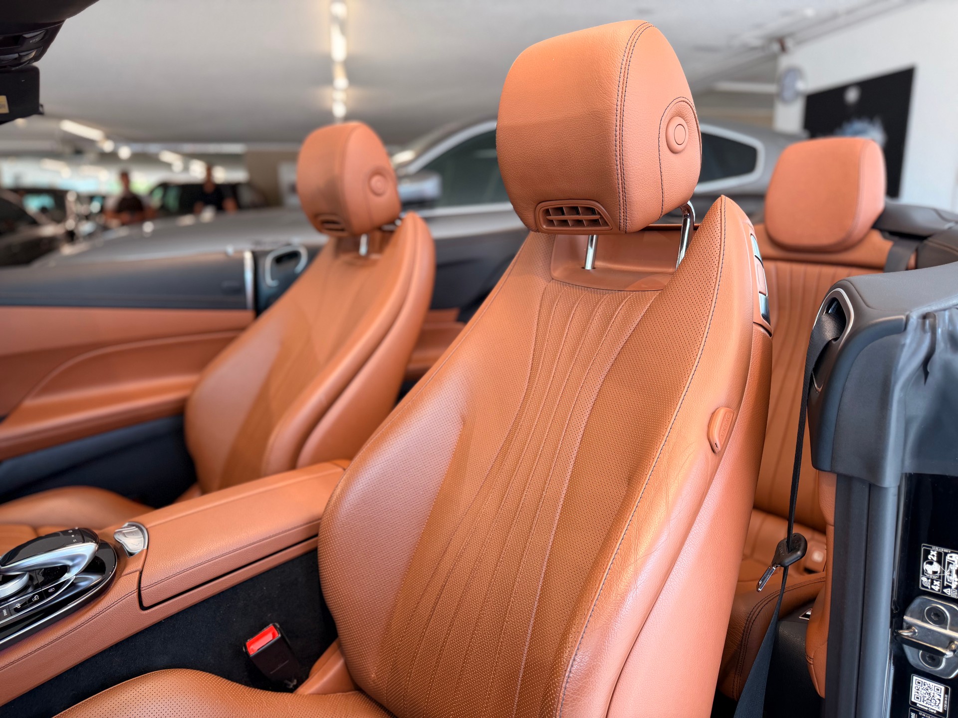 MERCEDES-BENZ E 400 Cabriolet Avantgarde 4 Matic 9G-Tronic-image-12