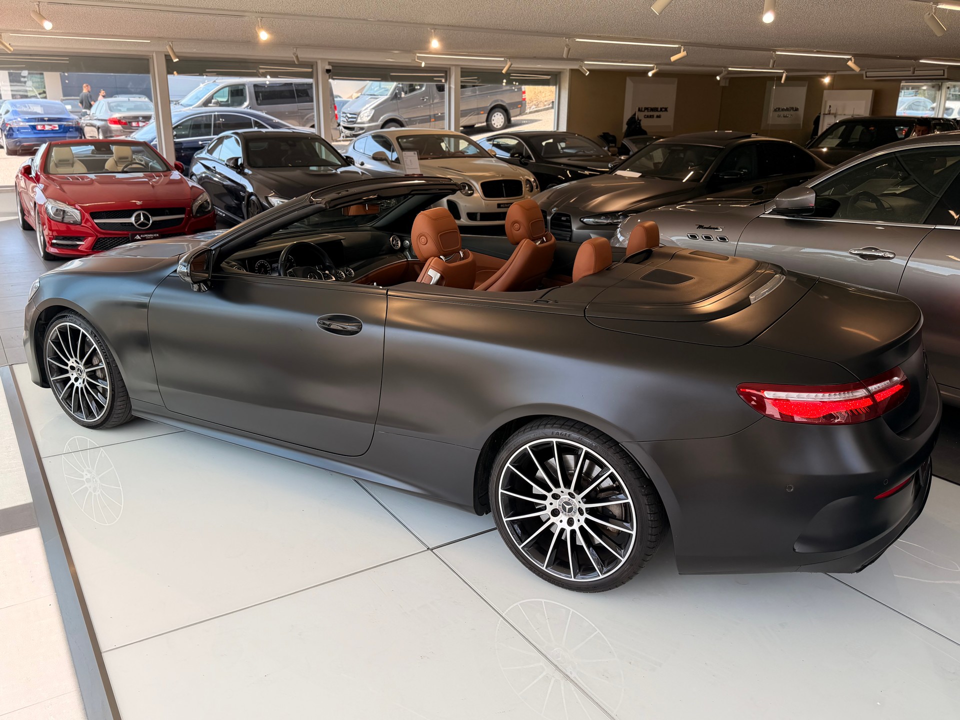 MERCEDES-BENZ E 400 Cabriolet Avantgarde 4 Matic 9G-Tronic-image-8