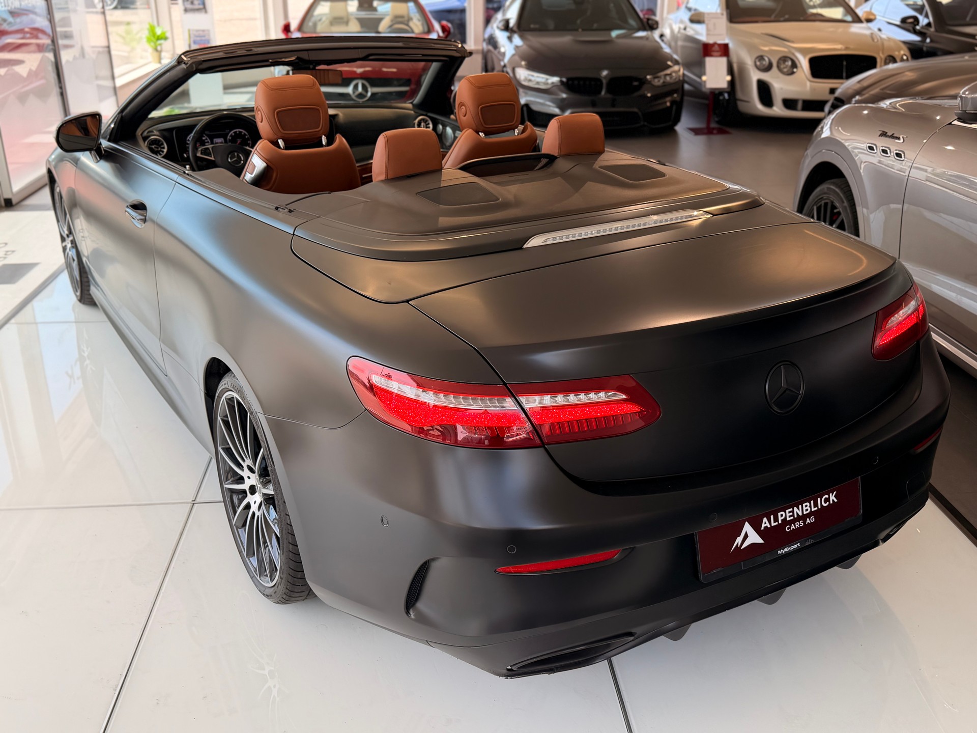 MERCEDES-BENZ E 400 Cabriolet Avantgarde 4 Matic 9G-Tronic-image-6