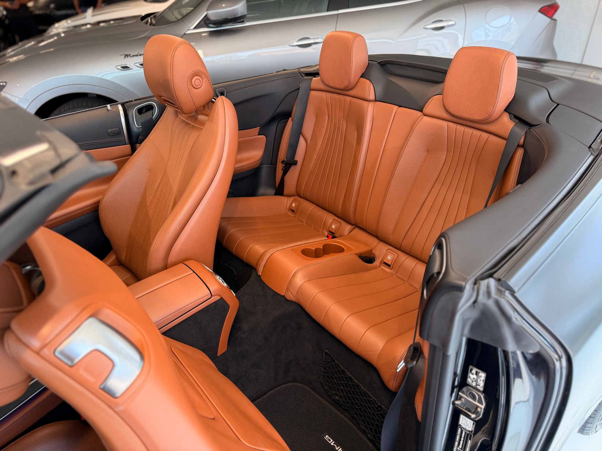 MERCEDES-BENZ E 400 Cabriolet Avantgarde 4 Matic 9G-Tronic-image-15