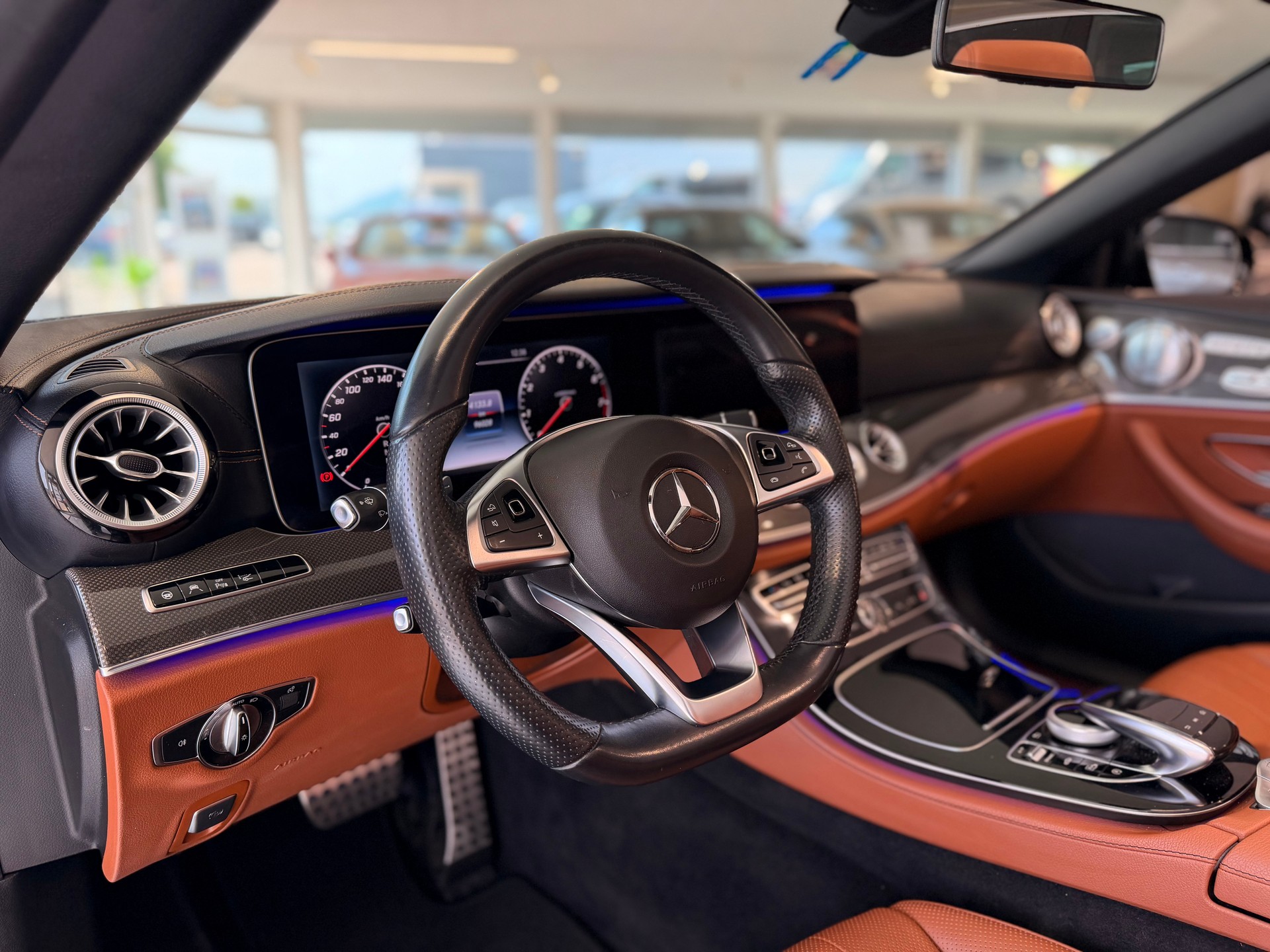 MERCEDES-BENZ E 400 Cabriolet Avantgarde 4 Matic 9G-Tronic-image-13