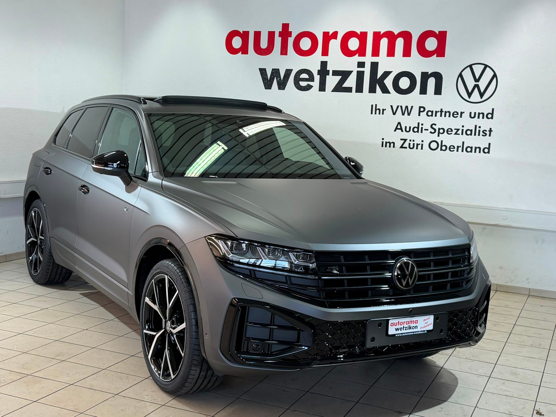 VW Touareg 3.0 TDI R-Line Final Edition Tiptronic-image-1