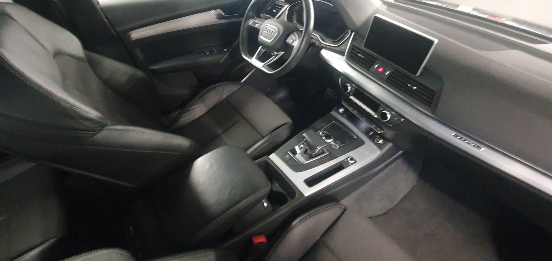 AUDI Q5 40 TDI sport quattro S-tronic-image-8