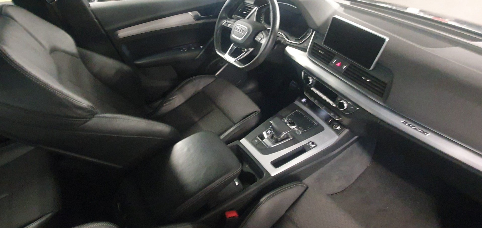 AUDI Q5 40 TDI sport quattro S-tronic-image-12