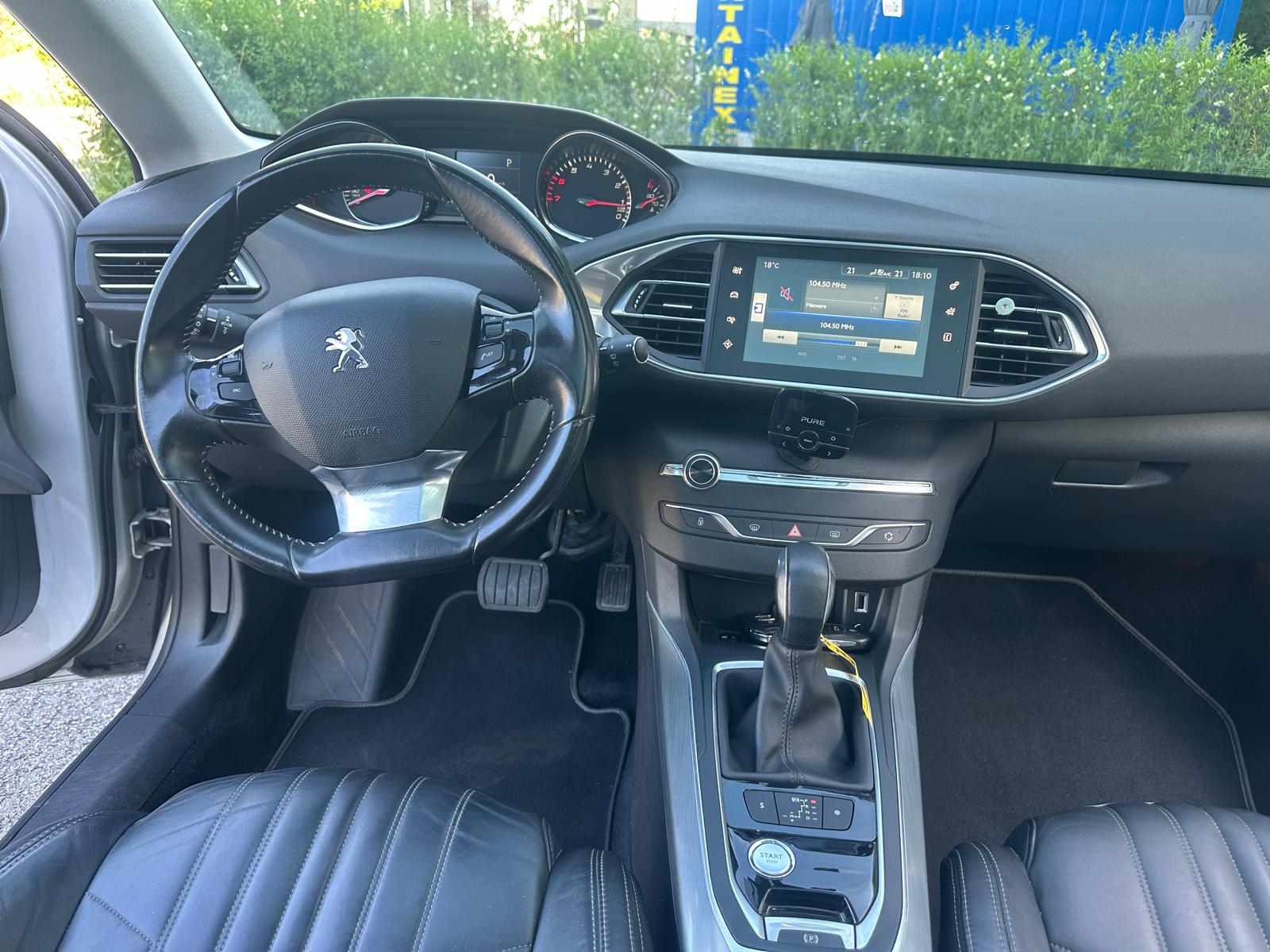 PEUGEOT 308 1.2 THP Allure Automatic-image-7