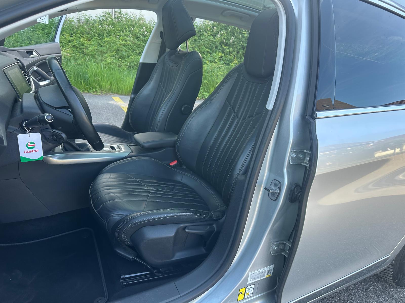 PEUGEOT 308 1.2 THP Allure Automatic-image-9