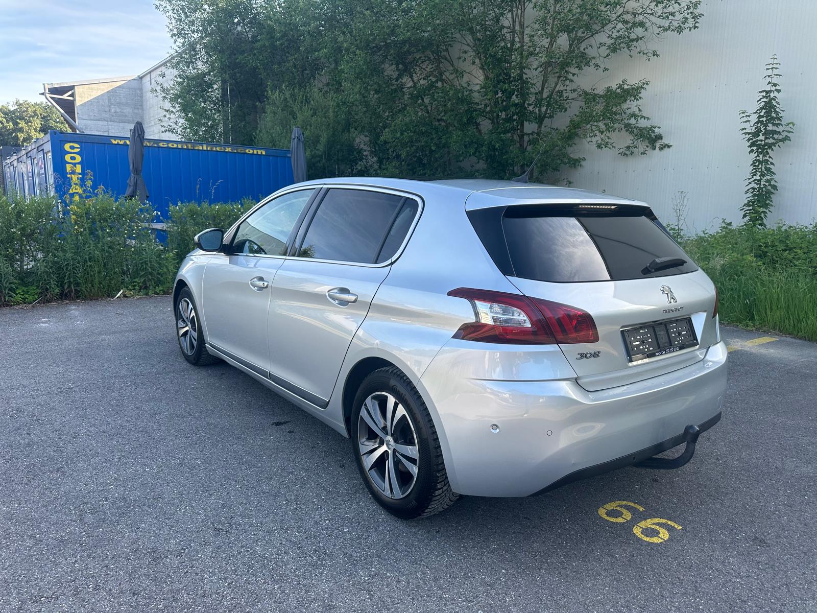 PEUGEOT 308 1.2 THP Allure Automatic-image-3