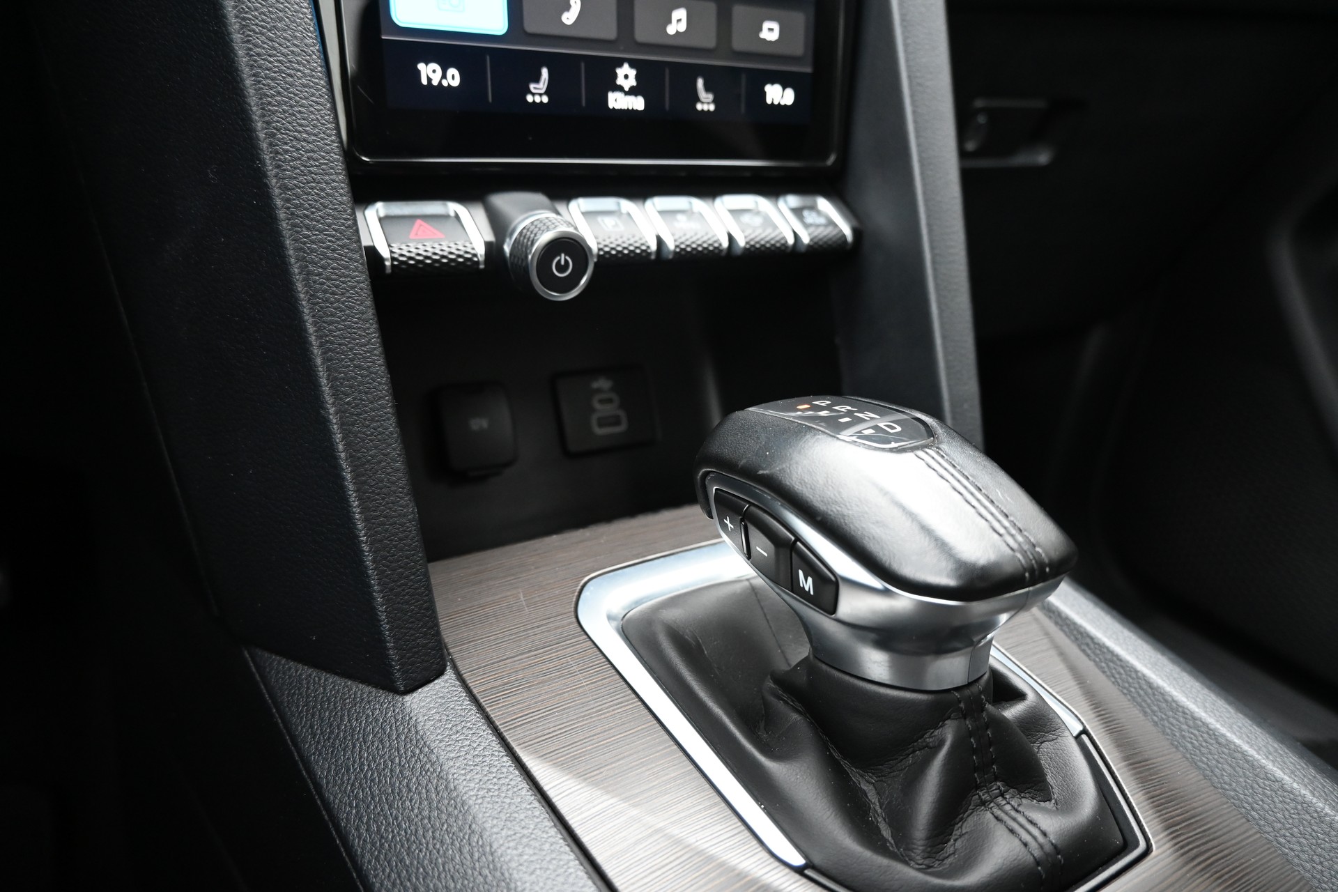 VW Amarok 3.0TDI V6 Style 4Motion 240PS + AHK 3500kg-image-26