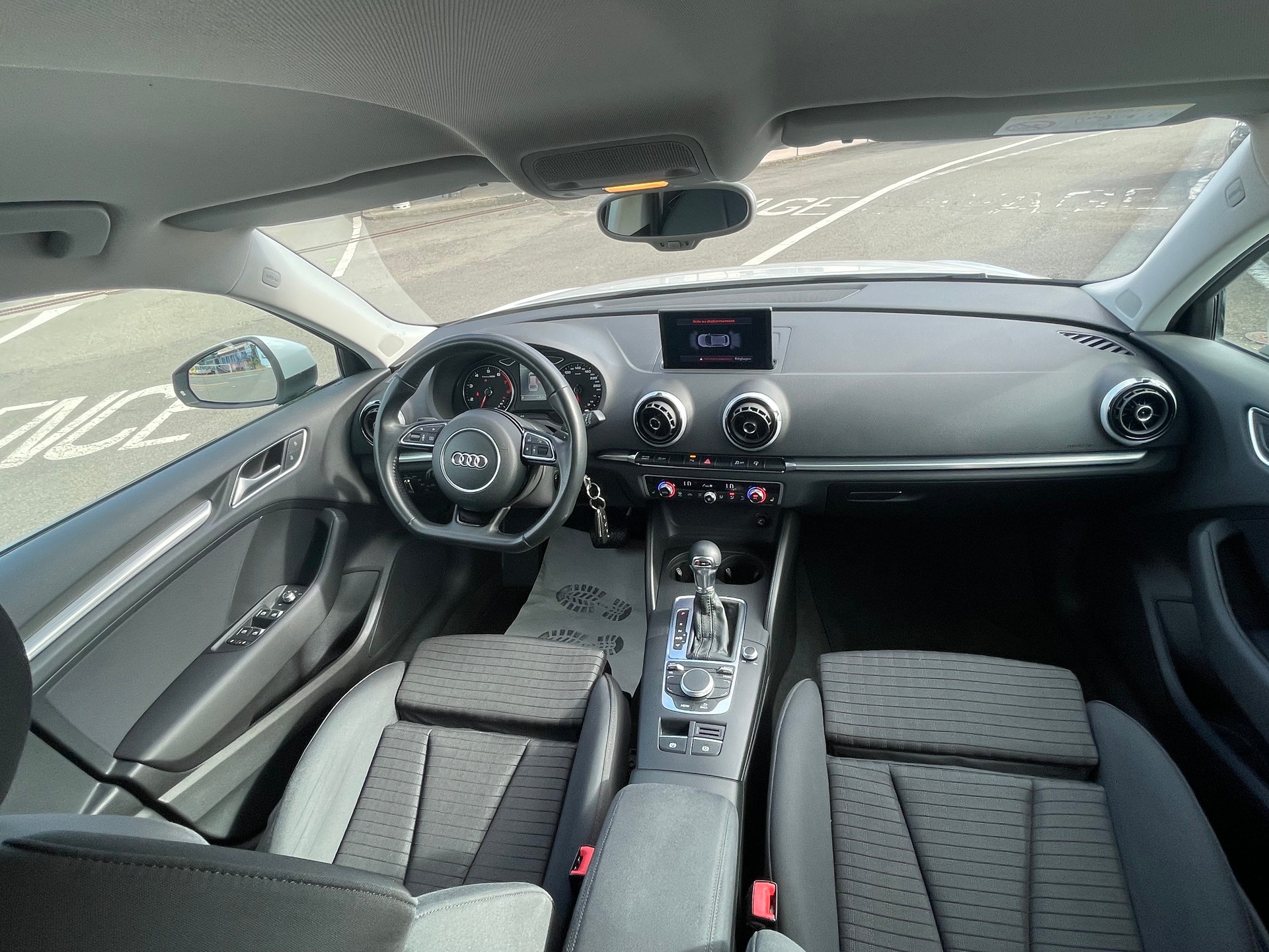 AUDI A3 Sportback 1.8 TFSI Ambition S-tronic-image-9