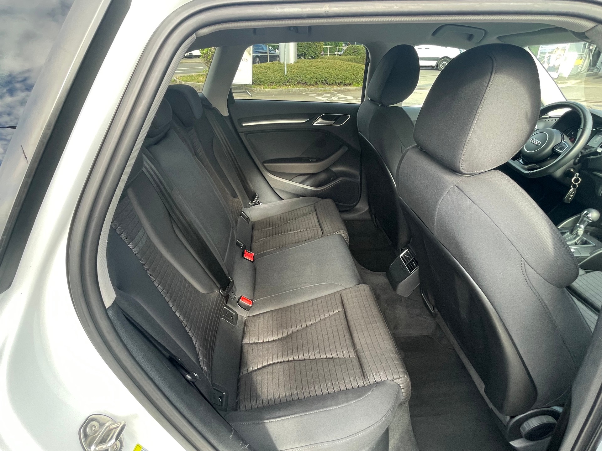 AUDI A3 Sportback 1.8 TFSI Ambition S-tronic-image-6