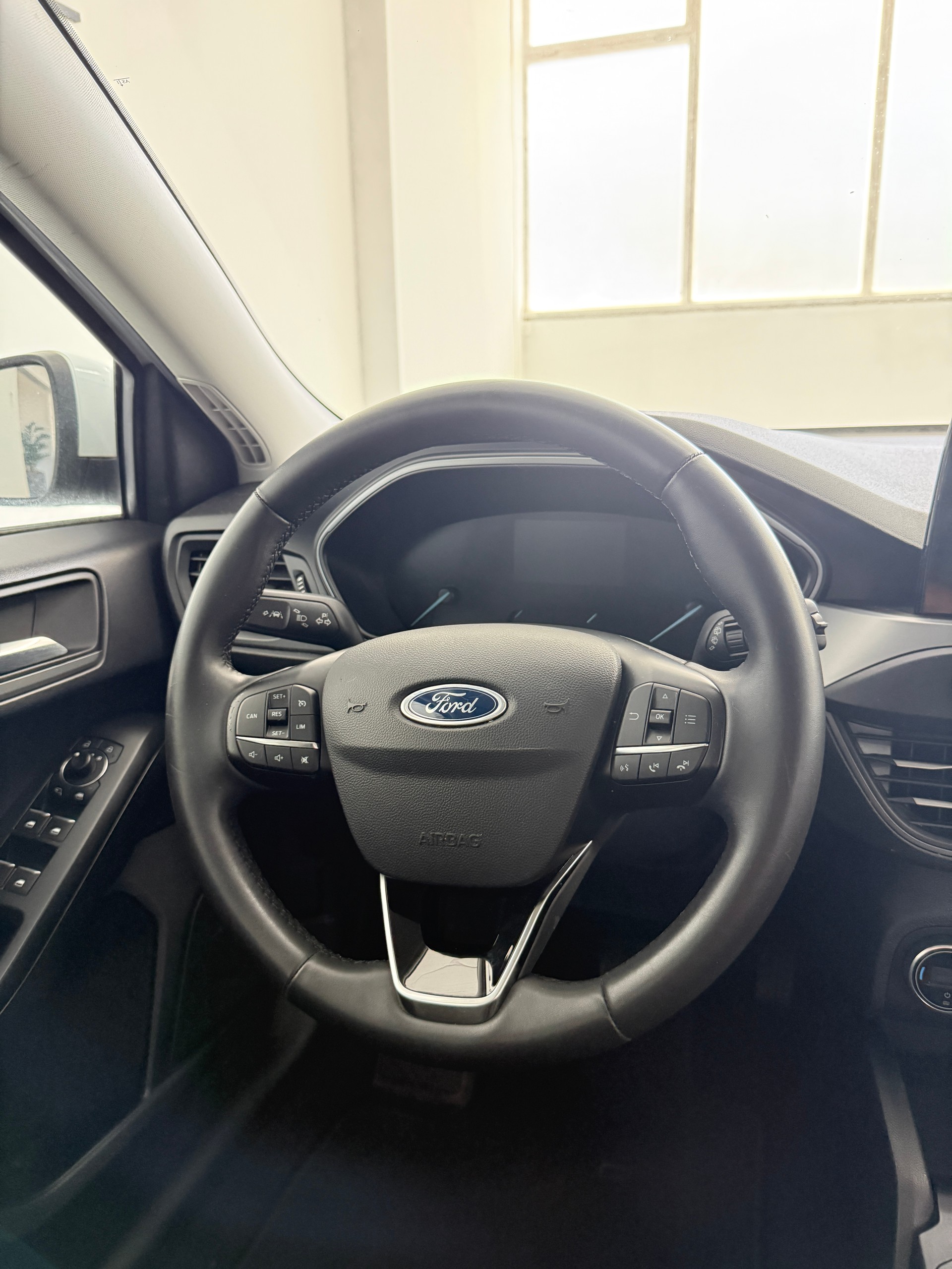 FORD Focus 1.0 MHEV Cool Connect Automat-image-9
