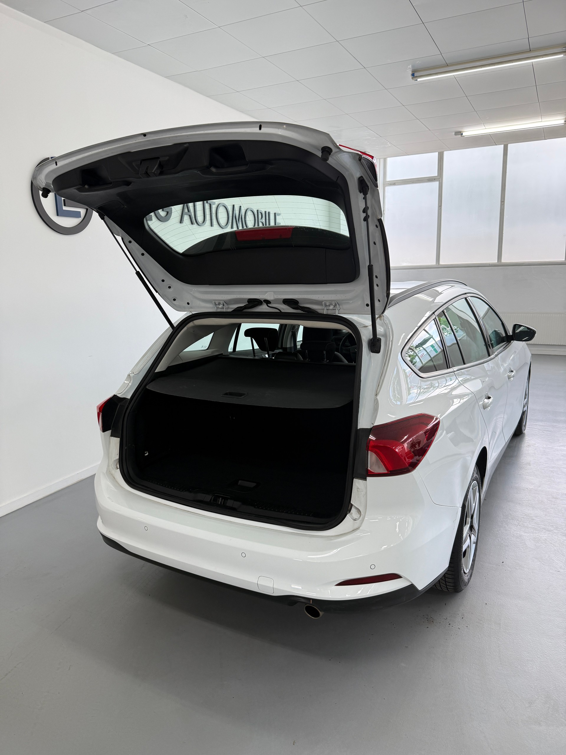 FORD Focus 1.0 MHEV Cool Connect Automat-image-12