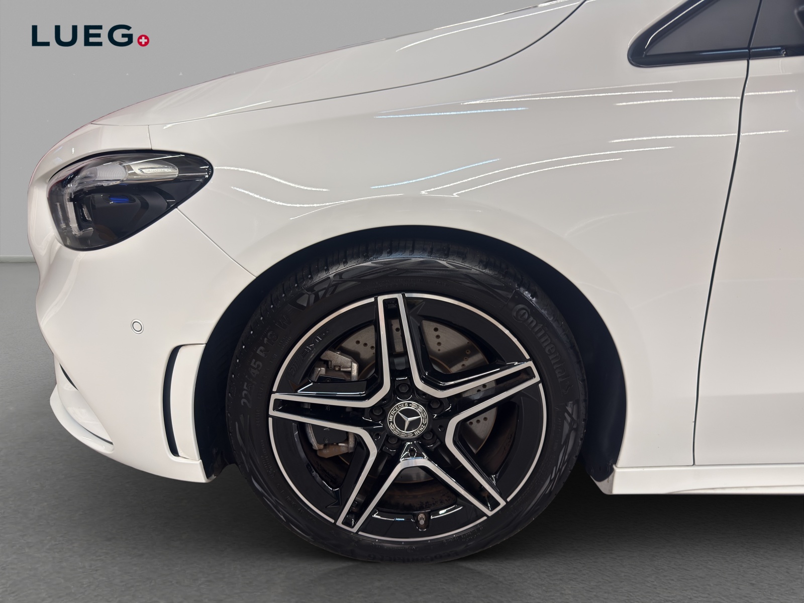 MERCEDES-BENZ B 250 4M - AMG / Rückfahrkamera / Multibeam LED / Panorama-Dach-image-6
