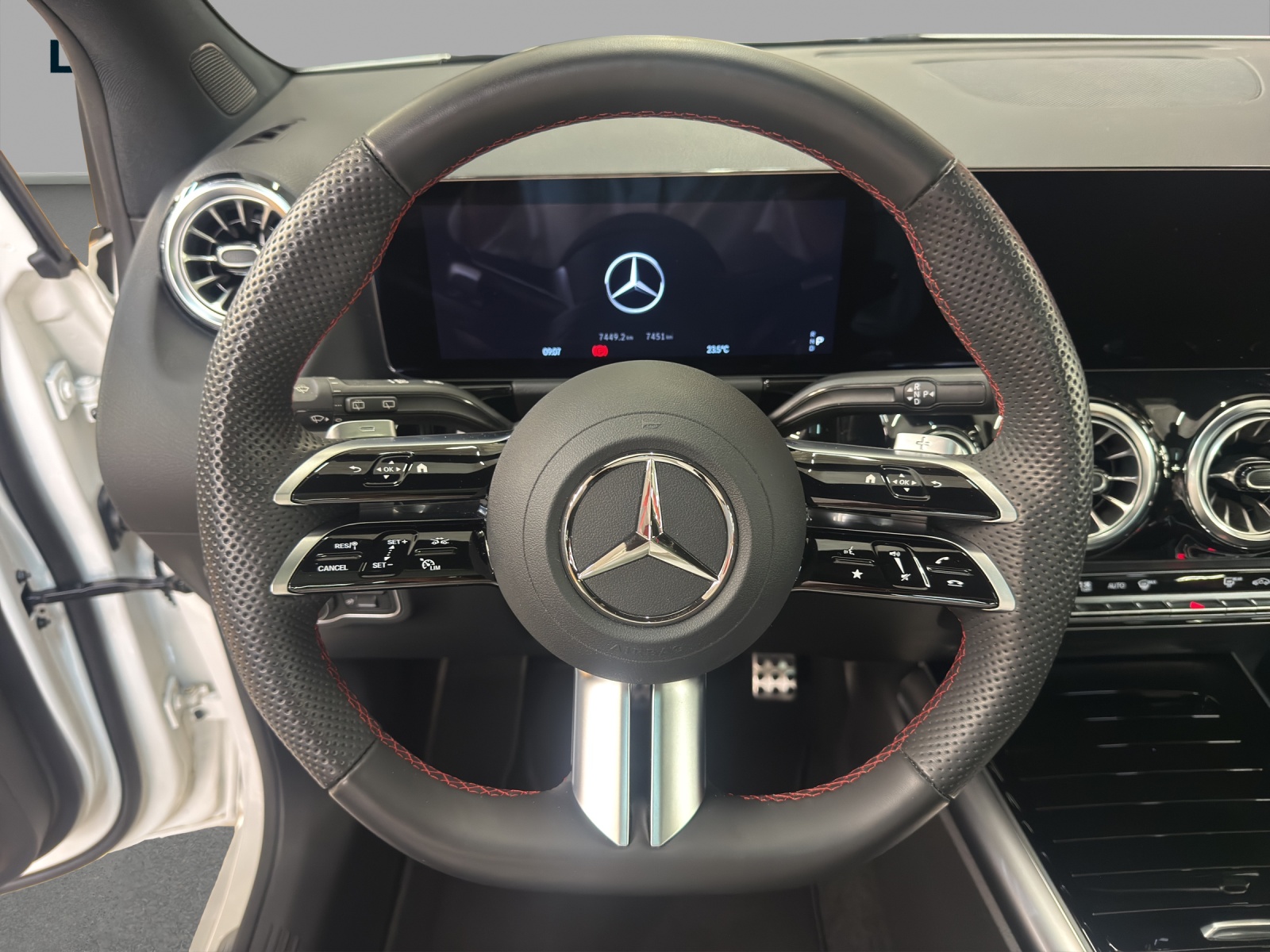 MERCEDES-BENZ B 250 4M - AMG / Rückfahrkamera / Multibeam LED / Panorama-Dach-image-9