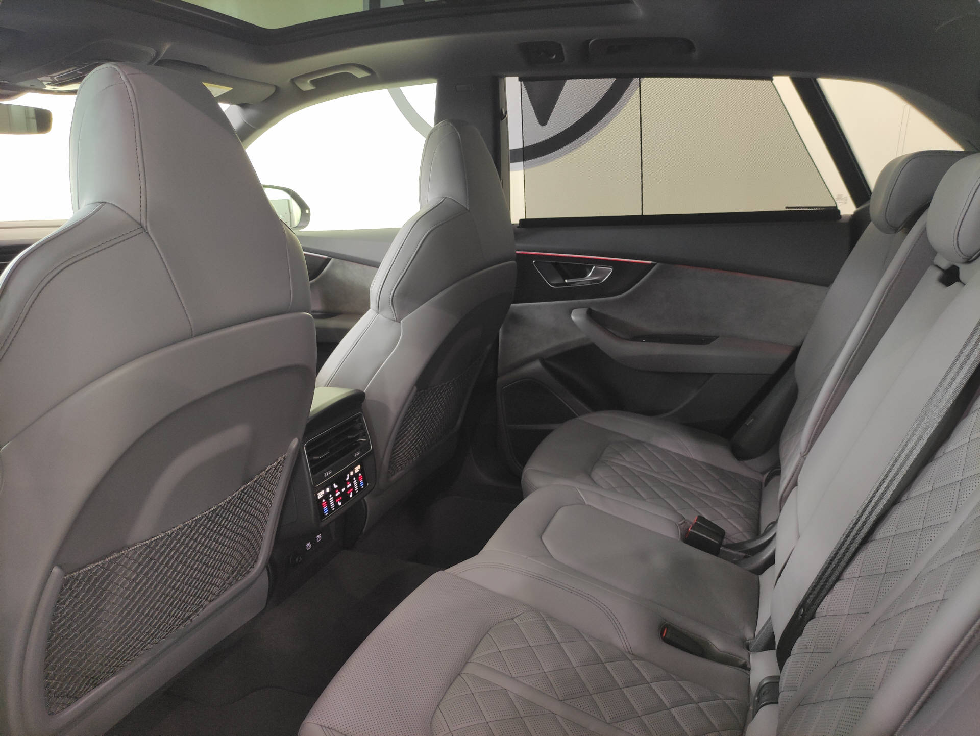 AUDI SQ8 4.0 V8 TFSI quattro T-Tronic-image-14