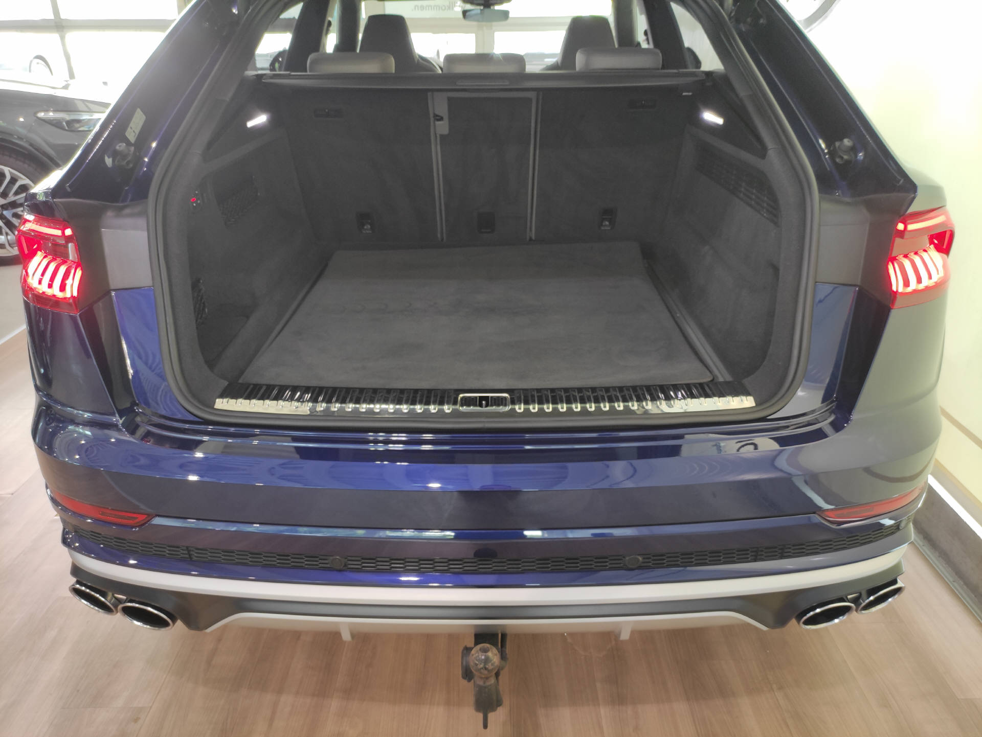AUDI SQ8 4.0 V8 TFSI quattro T-Tronic-image-17