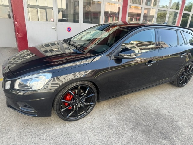 VOLVO V60 T6 AWD R-Design Geartronic-image-1