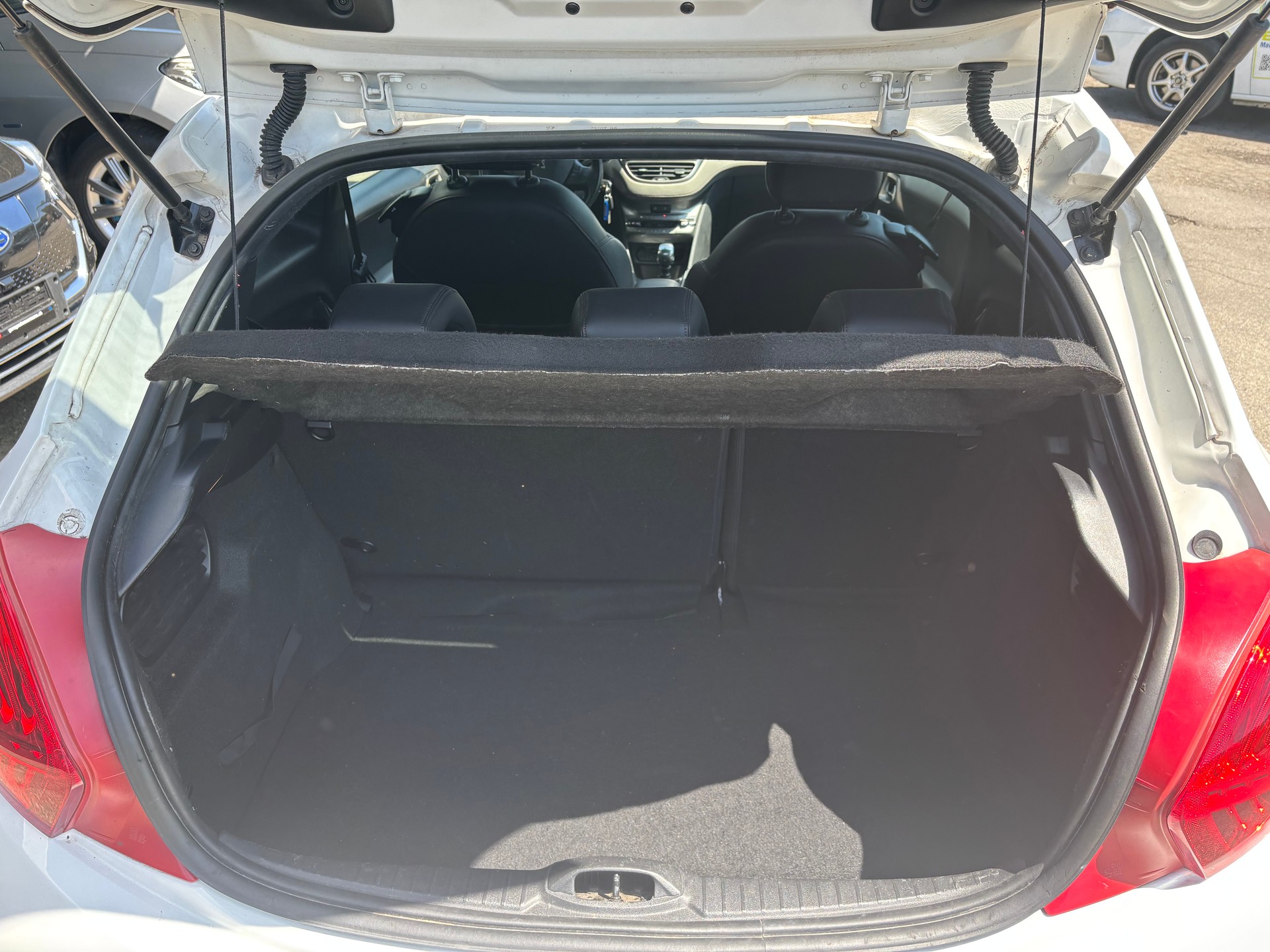 PEUGEOT 208 1.6 Turbo XY-image-6