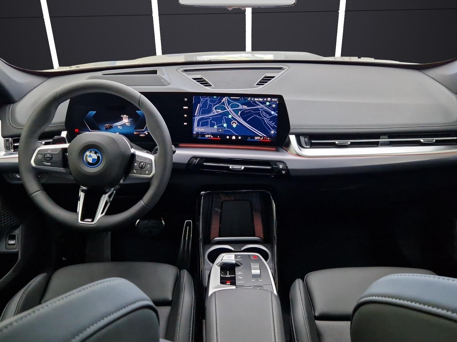 BMW iX1 30 xDrive-image-17