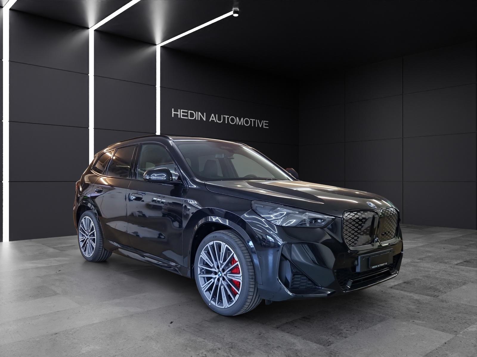 BMW iX1 30 xDrive-image-6
