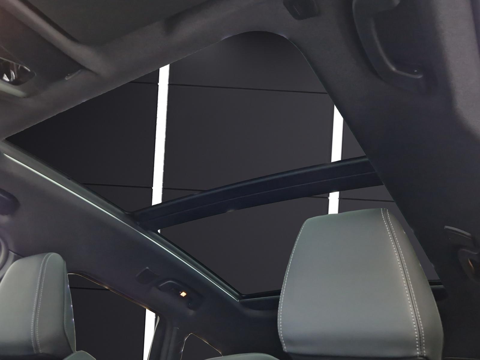 BMW iX1 30 xDrive-image-16