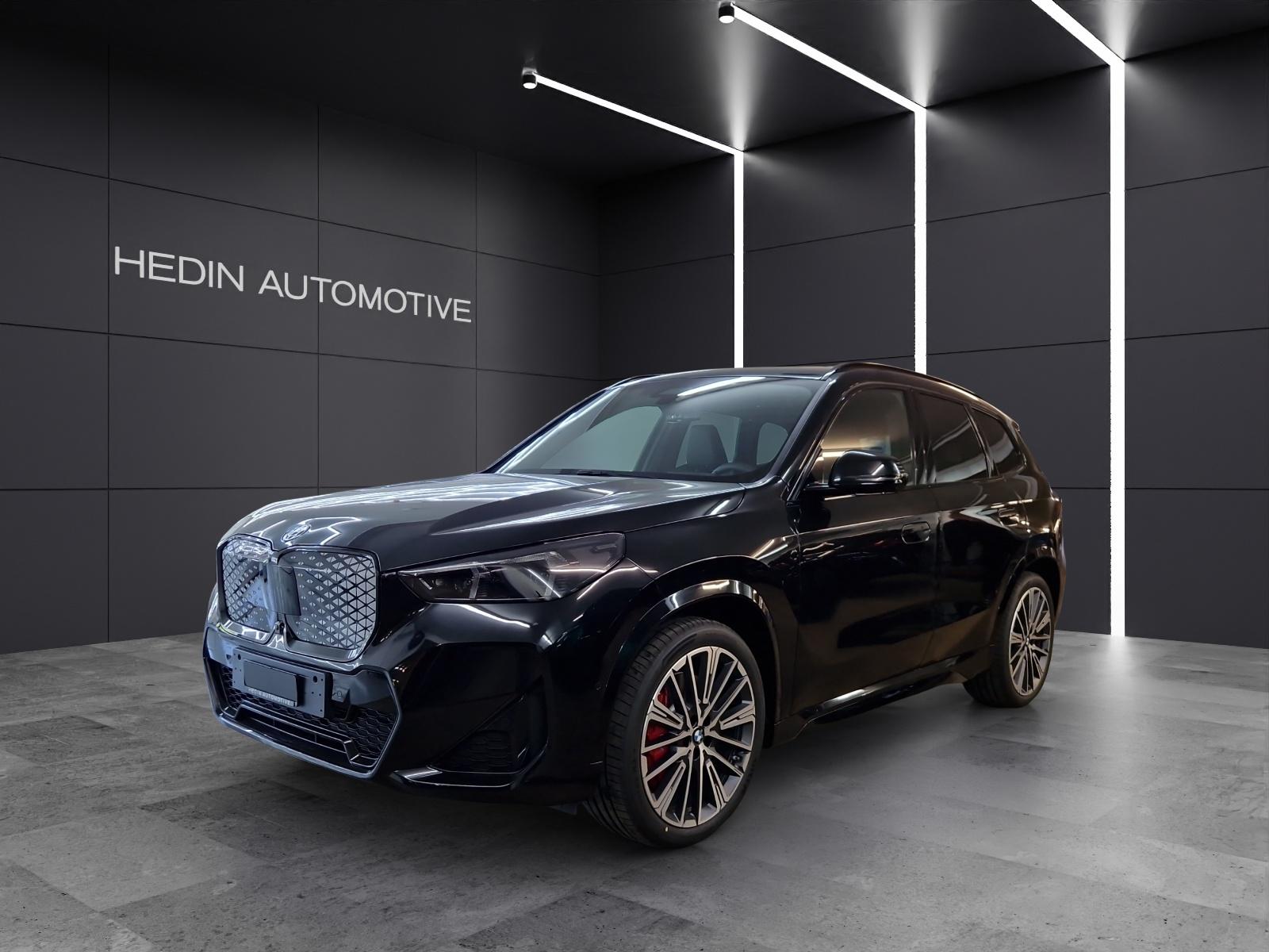 BMW iX1 30 xDrive-image-0