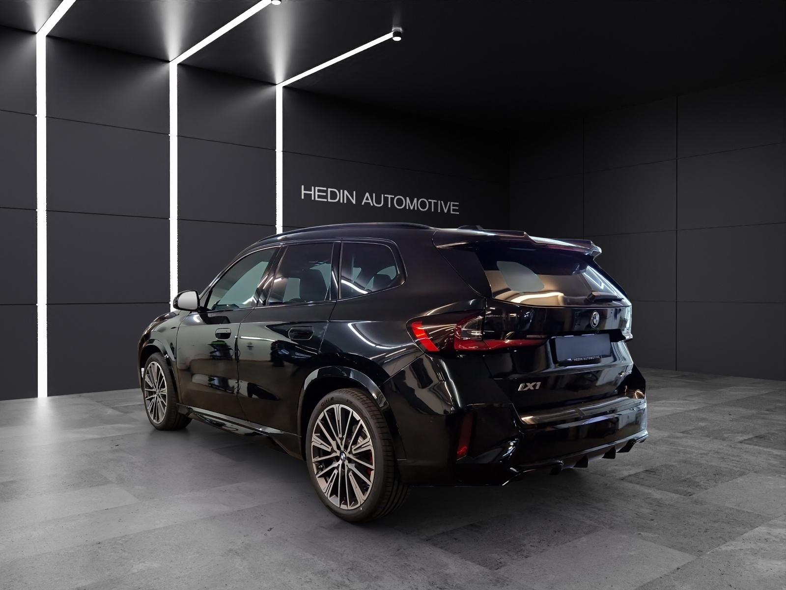 BMW iX1 30 xDrive-image-2