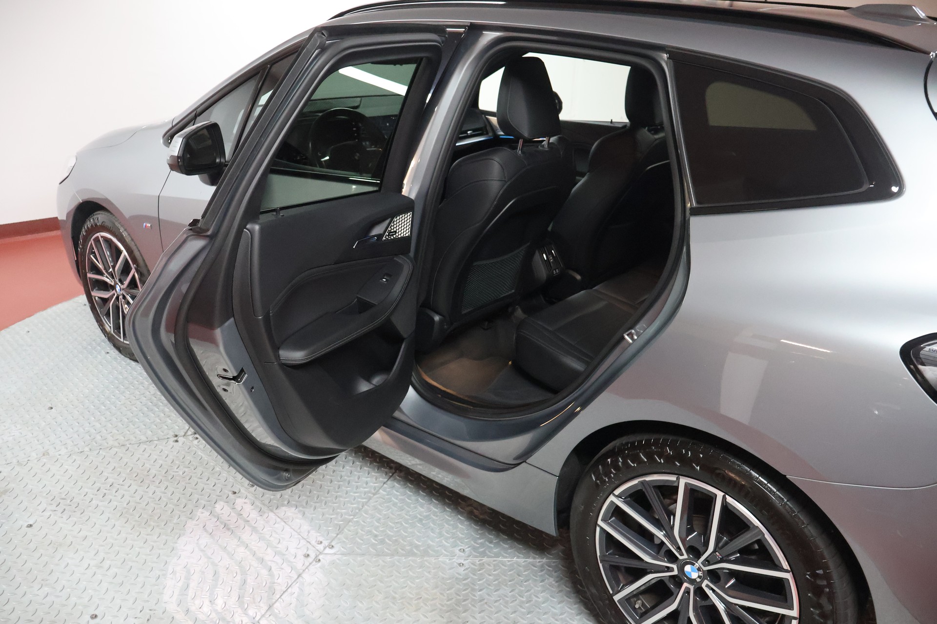 BMW 218i Active Tourer M Sport DKG-image-13