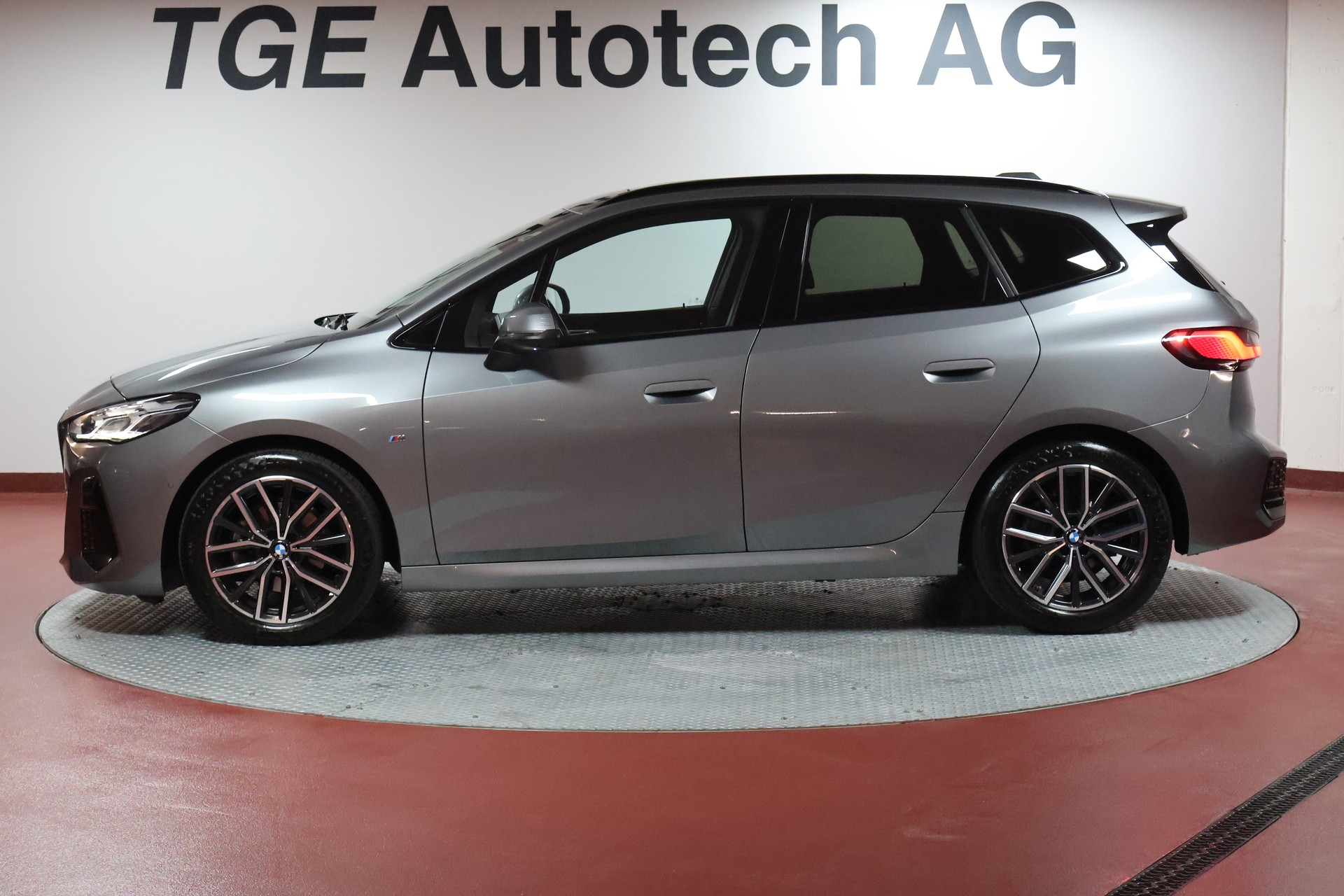 BMW 218i Active Tourer M Sport DKG-image-3