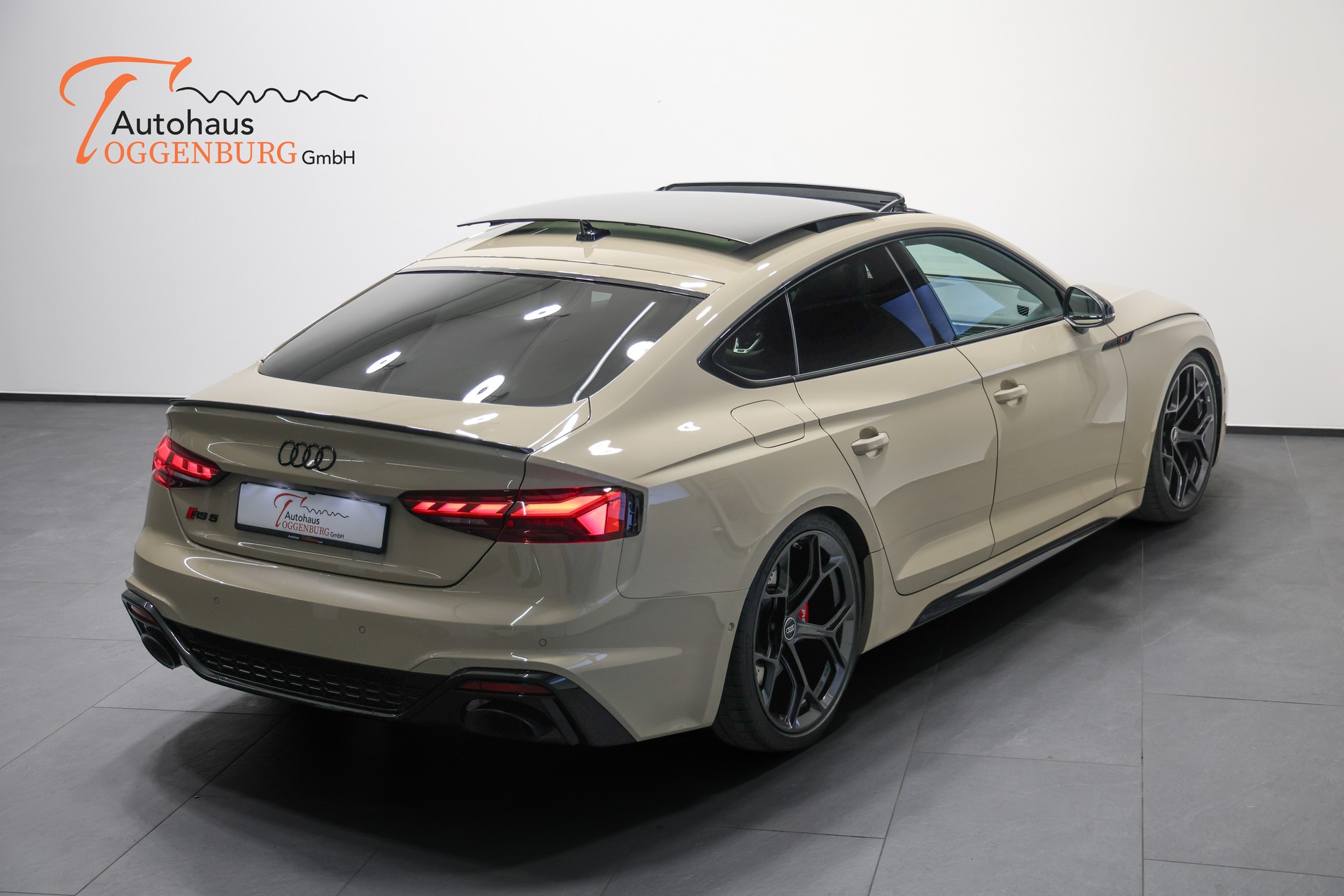 AUDI RS5 Sportback 2.9 TFSI quattro tiptronic *Facelift*Competition Paket*Individual-Lackierung Mocha Latte*-image-8
