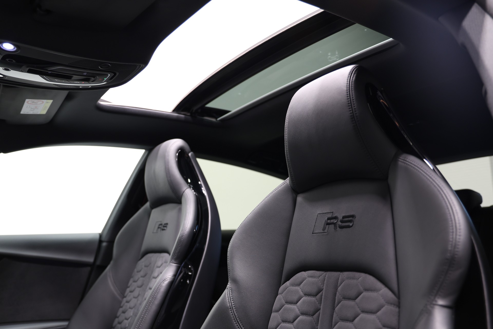 AUDI RS5 Sportback 2.9 TFSI quattro tiptronic *Facelift*Competition Paket*Individual-Lackierung Mocha Latte*-image-15