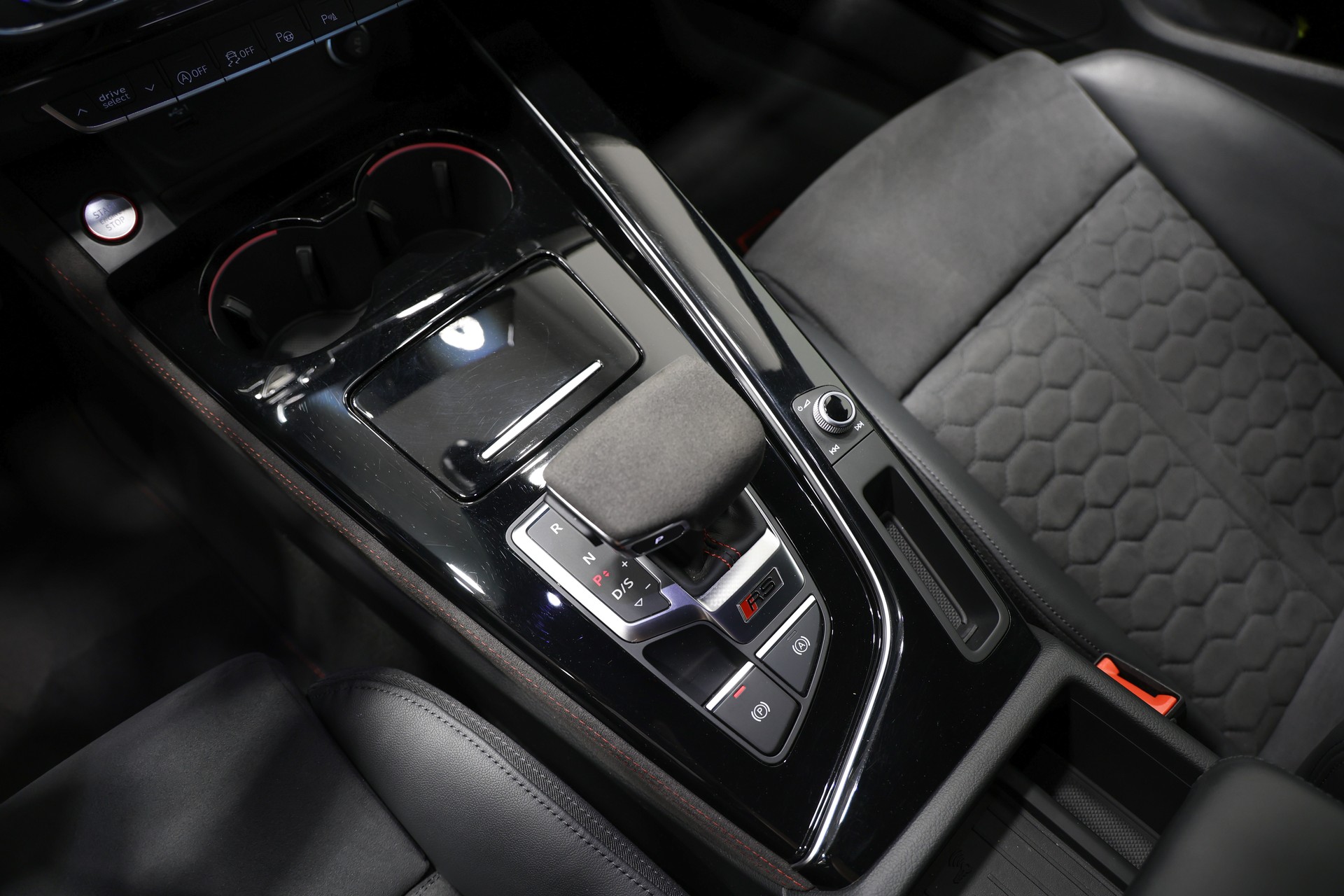 AUDI RS5 Sportback 2.9 TFSI quattro tiptronic *Facelift*Competition Paket*Individual-Lackierung Mocha Latte*-image-26