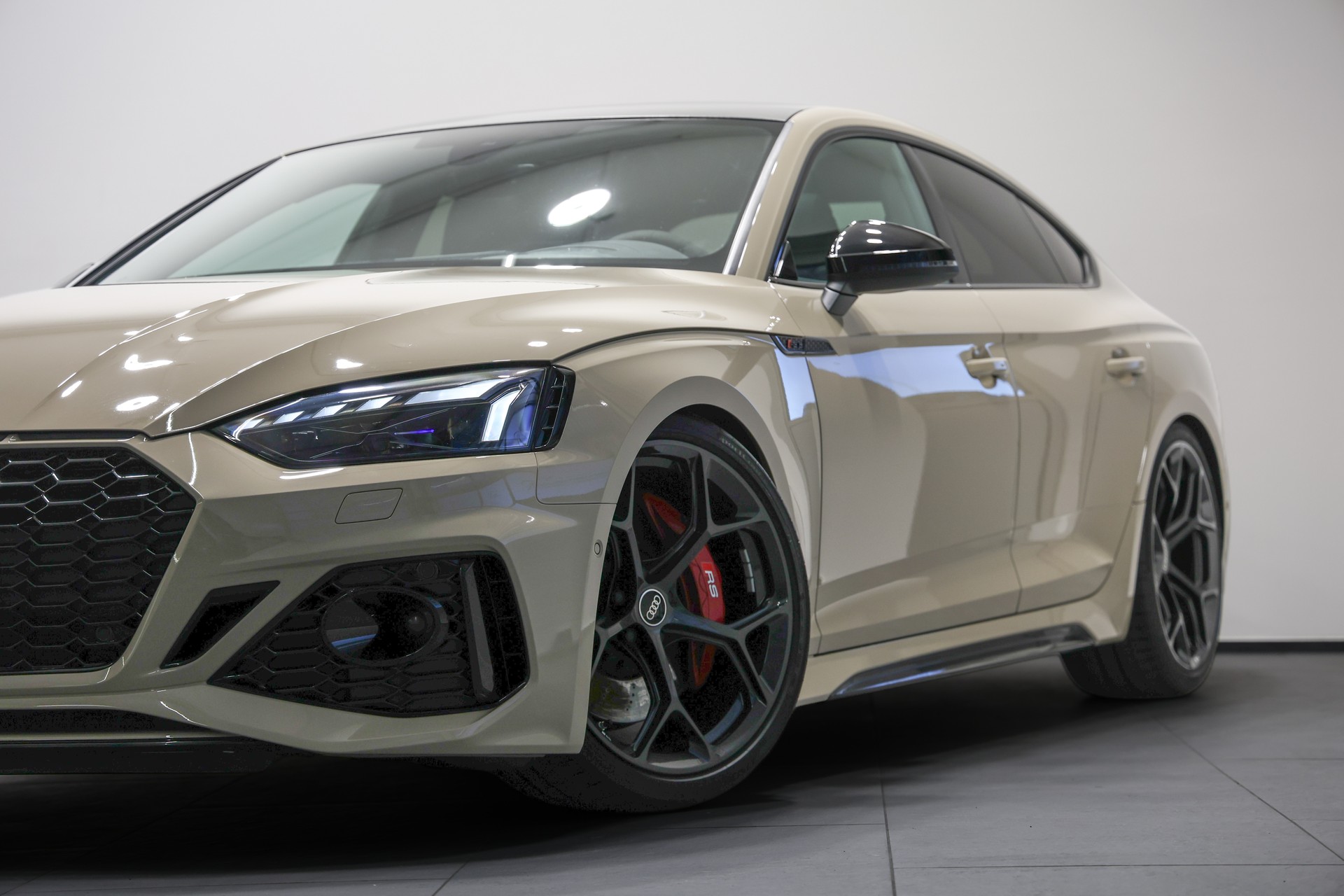 AUDI RS5 Sportback 2.9 TFSI quattro tiptronic *Facelift*Competition Paket*Individual-Lackierung Mocha Latte*-image-3