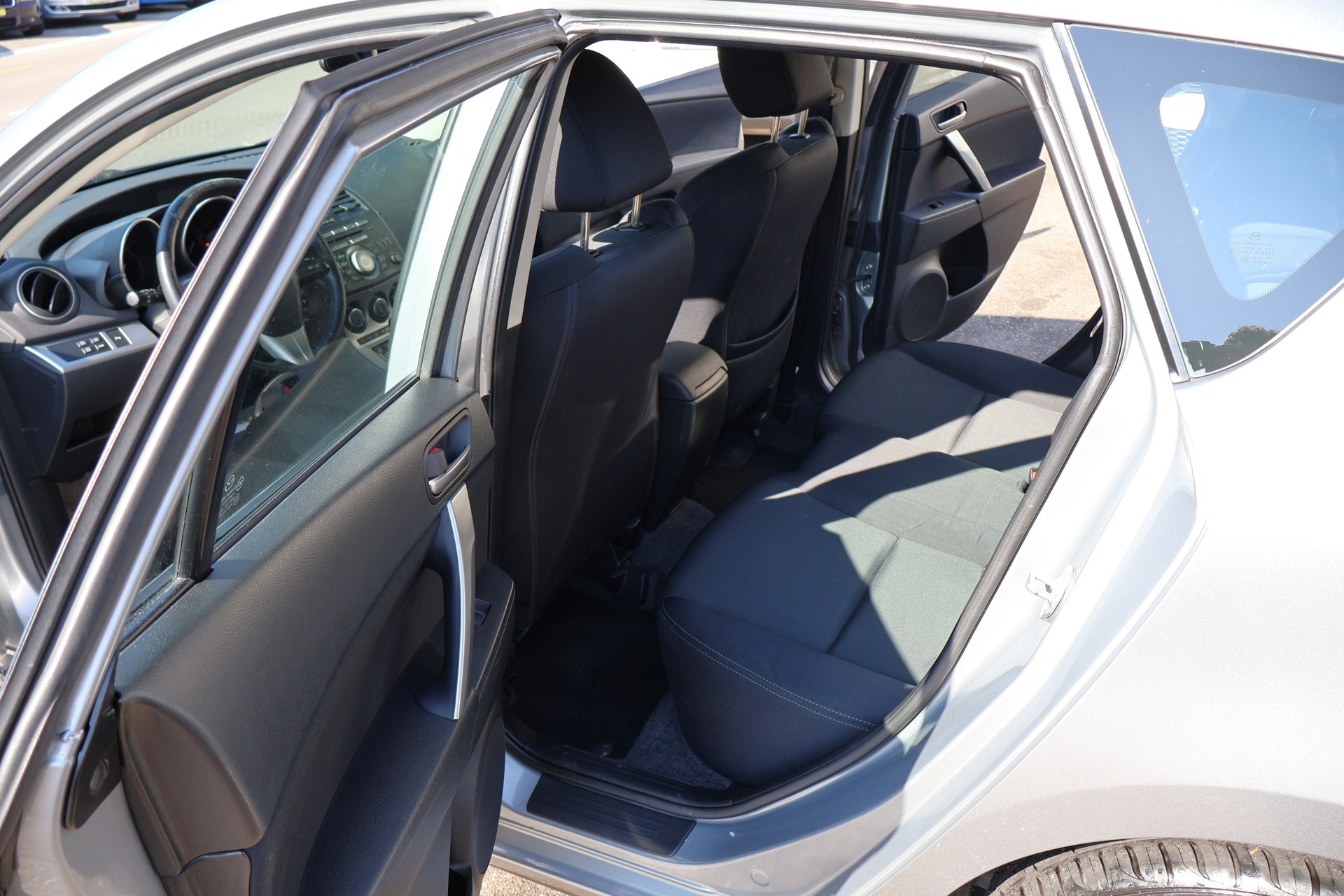 MAZDA 3 2.0 16V DISI Sport-image-15