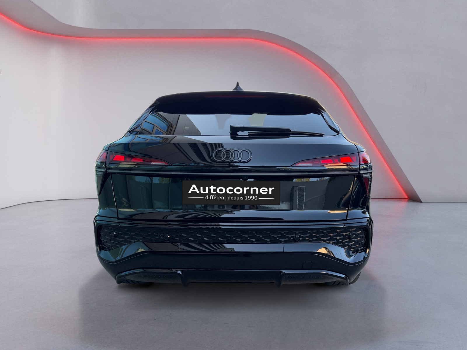 AUDI Q3 Sportback e-hybrid 200 kW S tronig-showroom-element-3