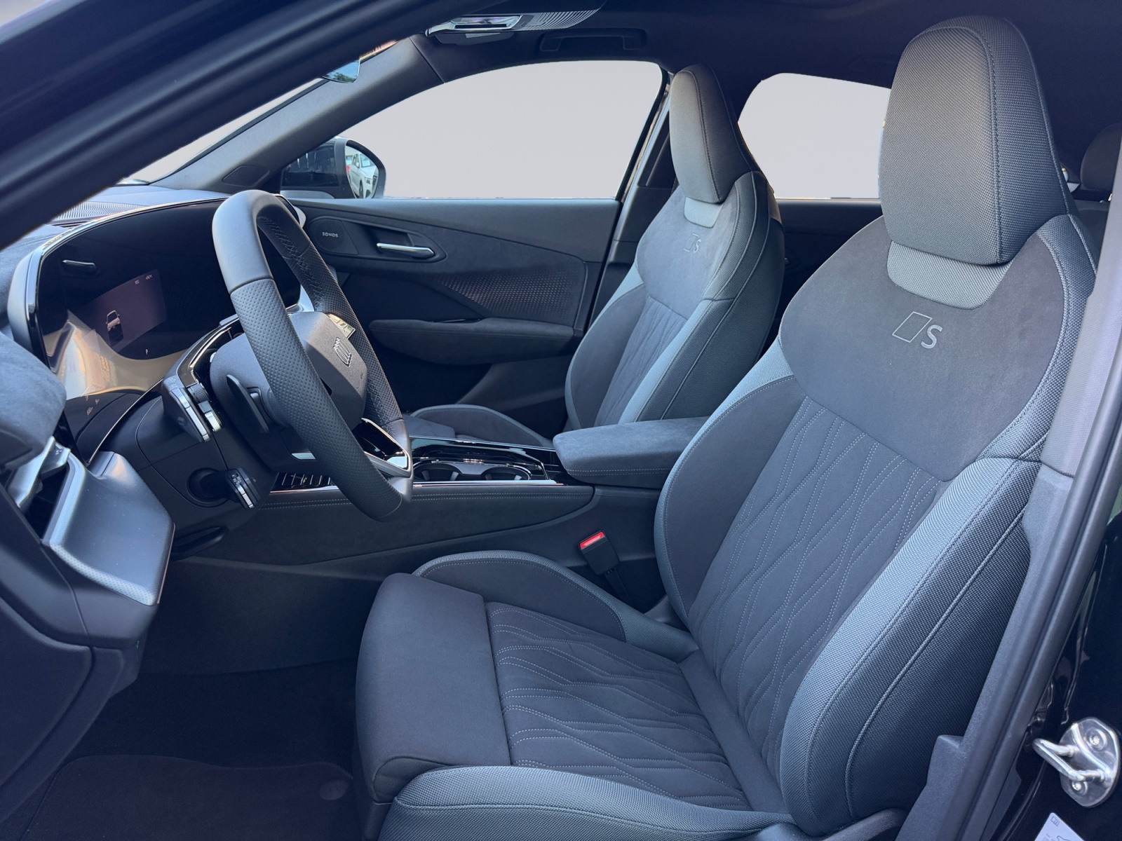 AUDI Q3 Sportback e-hybrid 200 kW S tronig-image-6