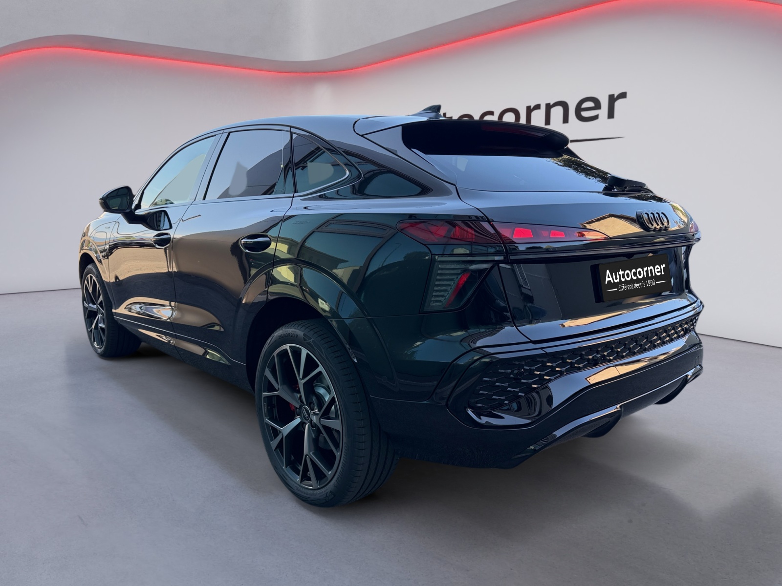 AUDI Q3 Sportback e-hybrid 200 kW S tronig-image-2