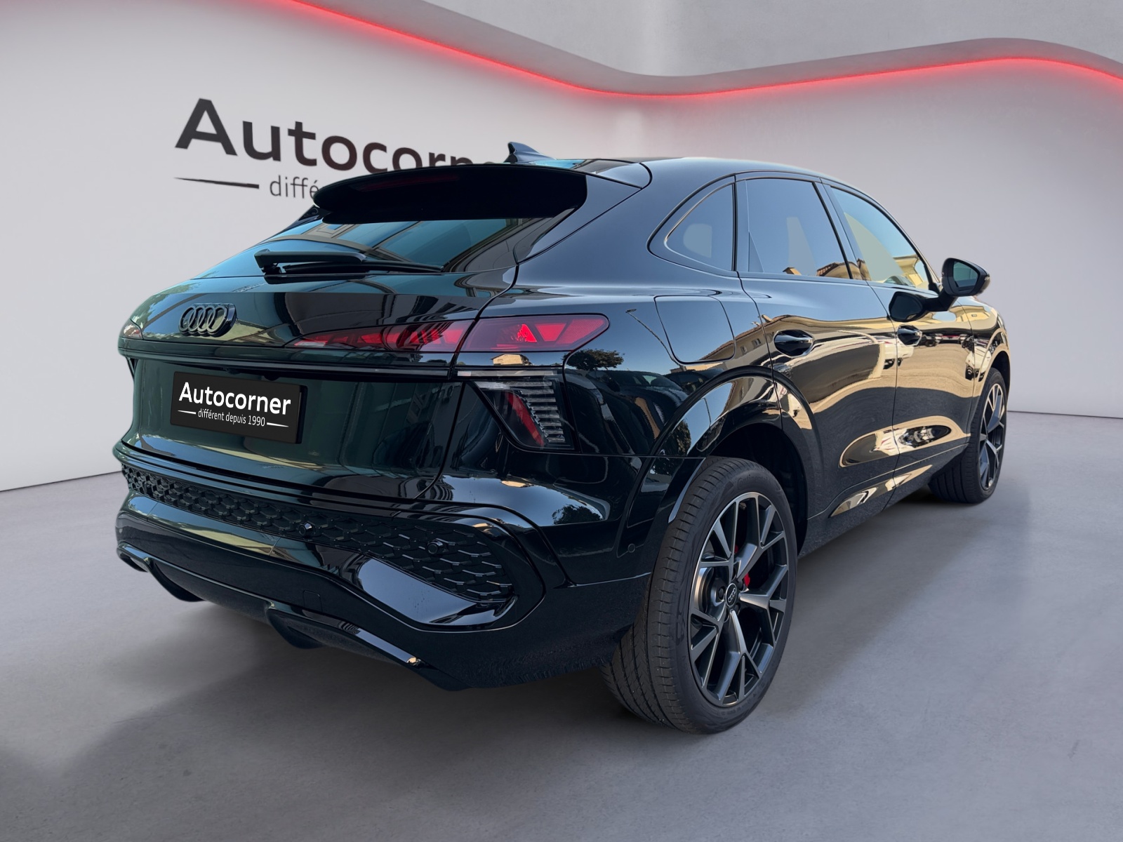 AUDI Q3 Sportback e-hybrid 200 kW S tronig-image-4
