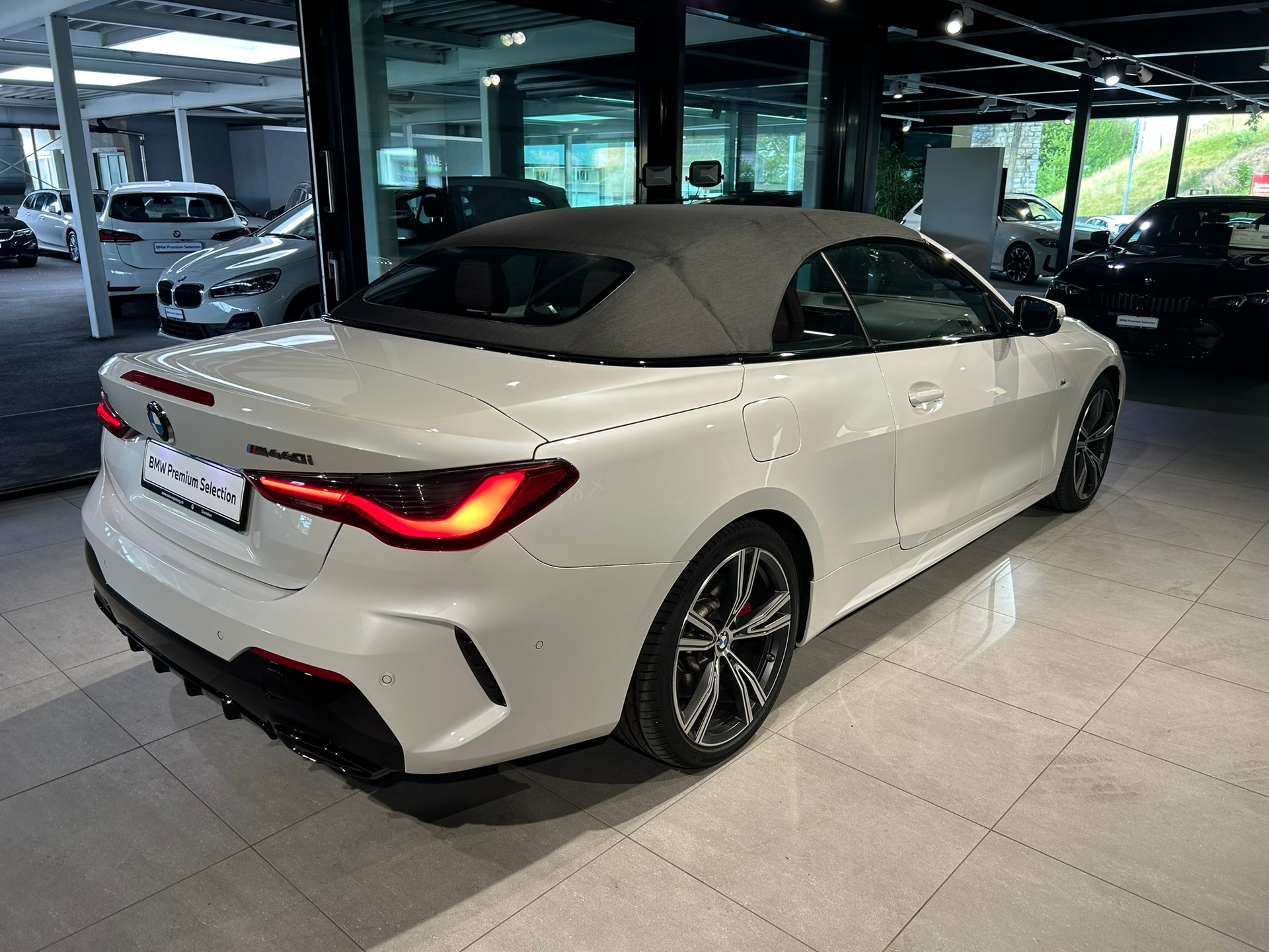 BMW M440i xDrive 48V Cabriolet Steptronic-image-20