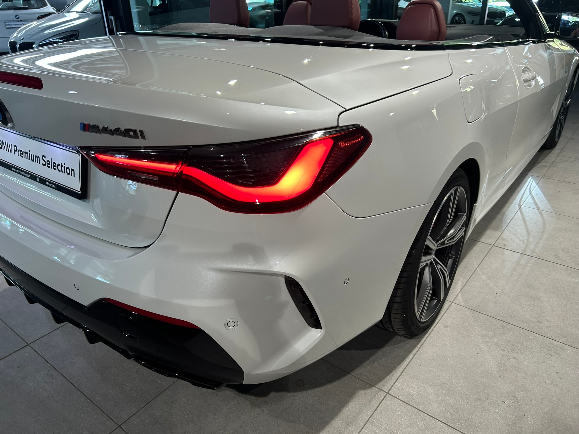 BMW M440i xDrive 48V Cabriolet Steptronic-image-26