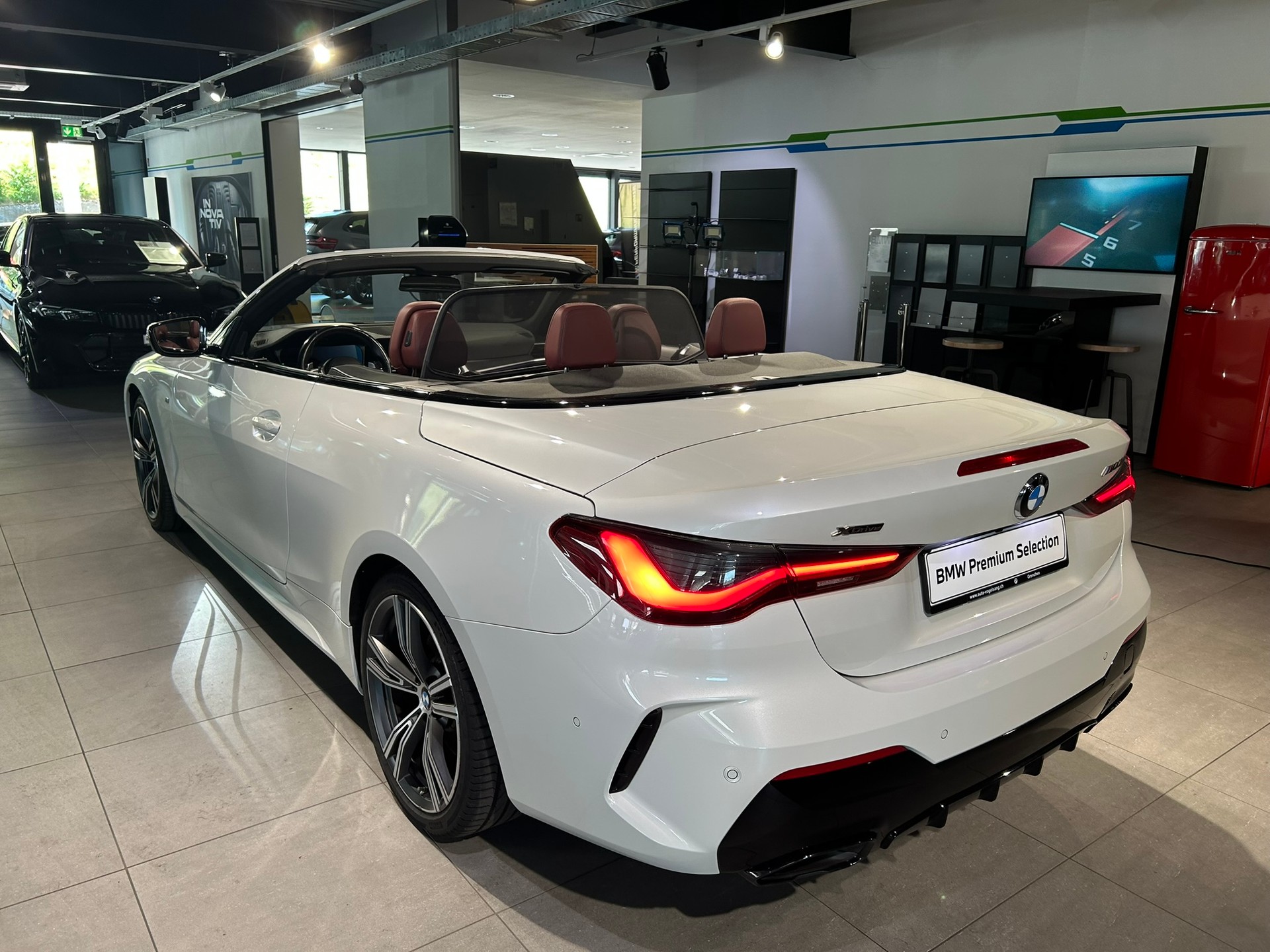 BMW M440i xDrive 48V Cabriolet Steptronic-image-6