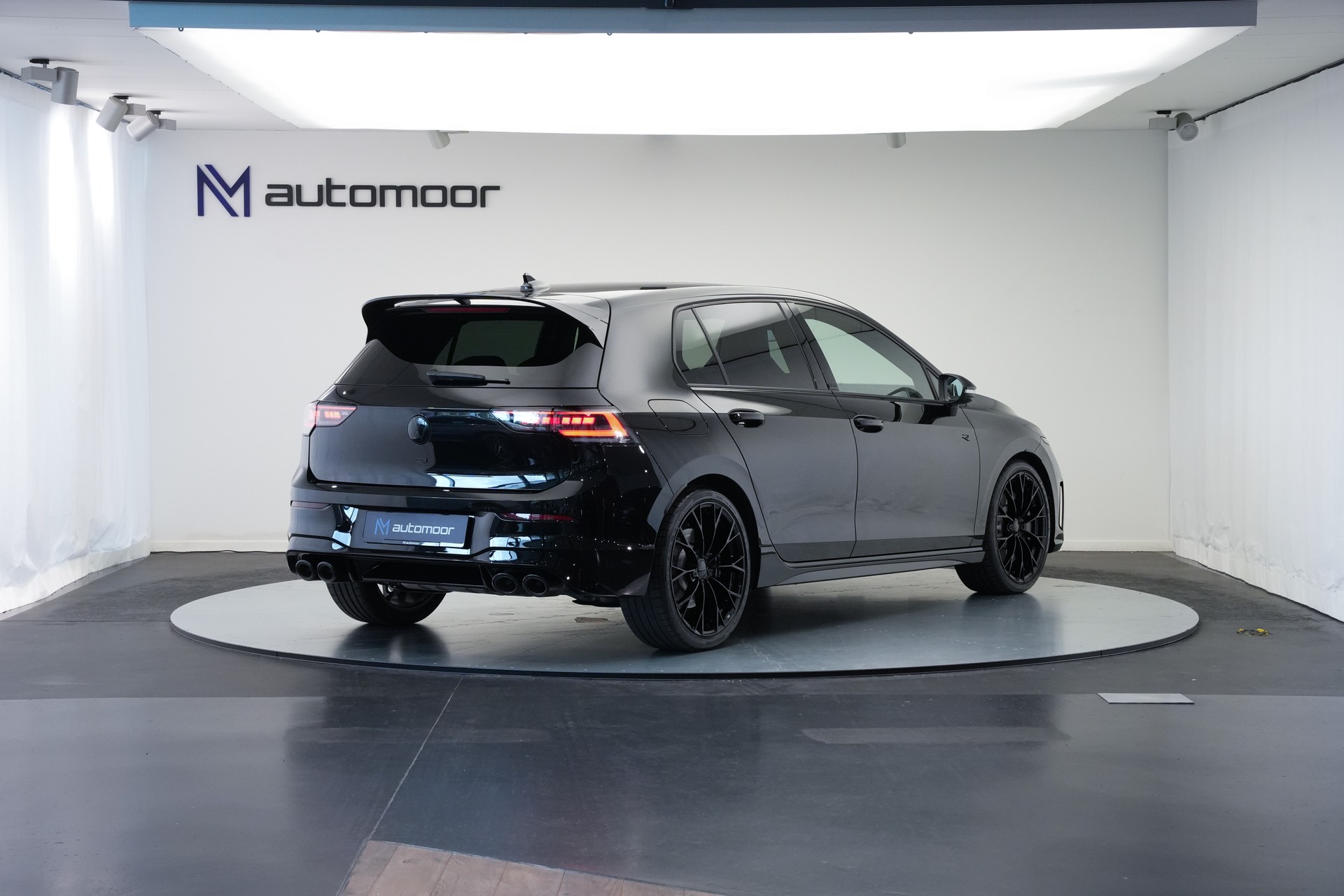 VW Golf 2.0 TSI R DSG 4 Motion *CH-Fahrzeug* *Werksgarantie* *Leder*-image-5