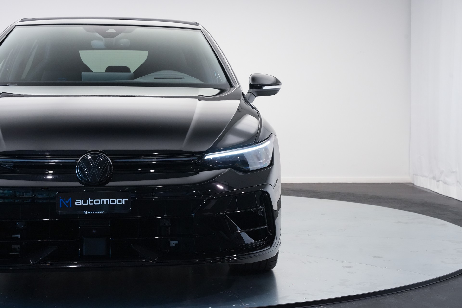 VW Golf 2.0 TSI R DSG 4 Motion *CH-Fahrzeug* *Werksgarantie* *Leder*-image-44