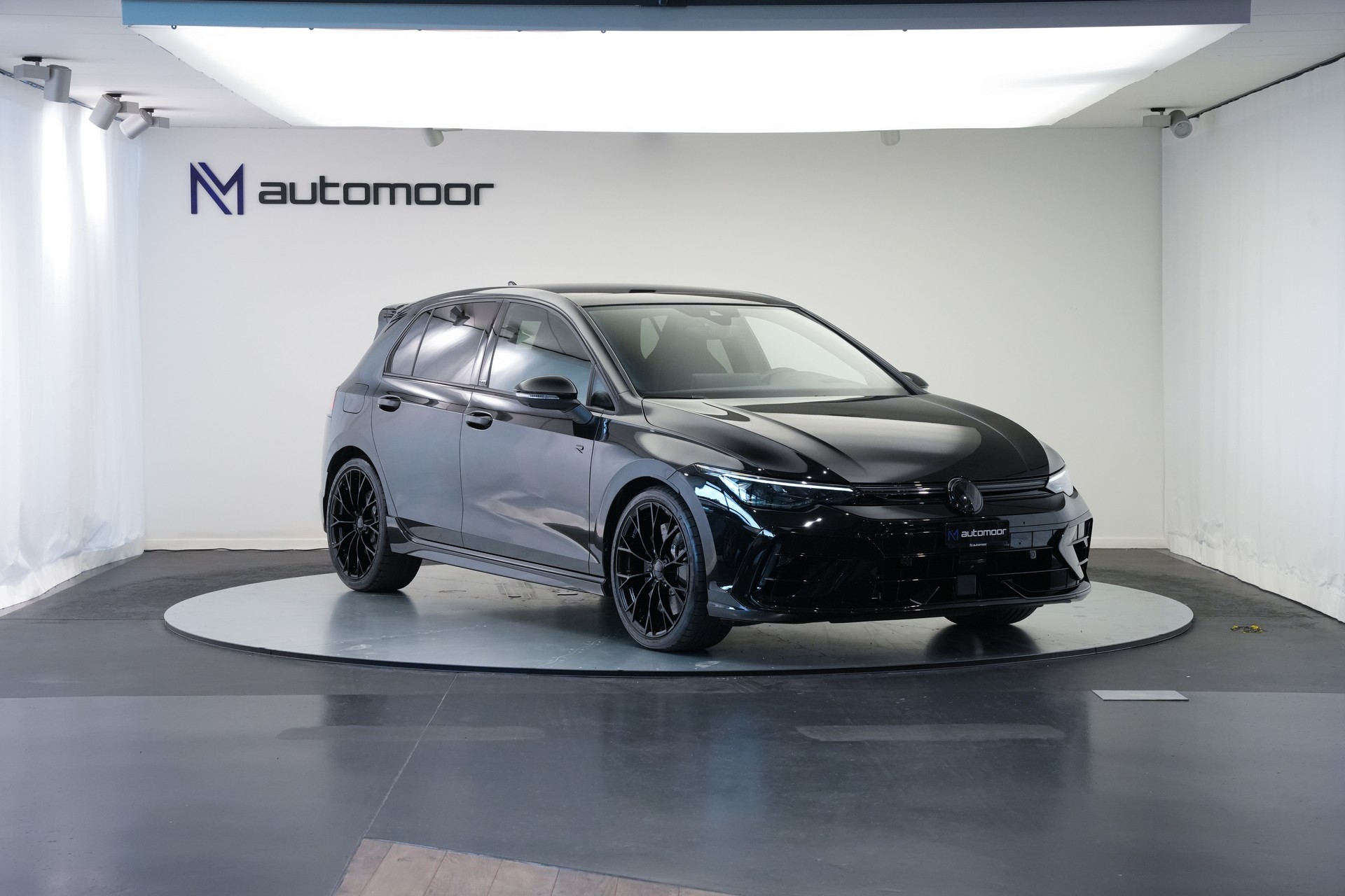 VW Golf 2.0 TSI R DSG 4 Motion *CH-Fahrzeug* *Werksgarantie* *Leder*-image-2