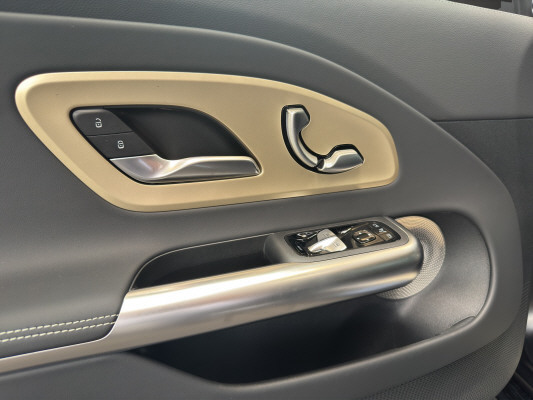 MERCEDES-BENZ CLA 220 8G-DCT 4Matic-image-9