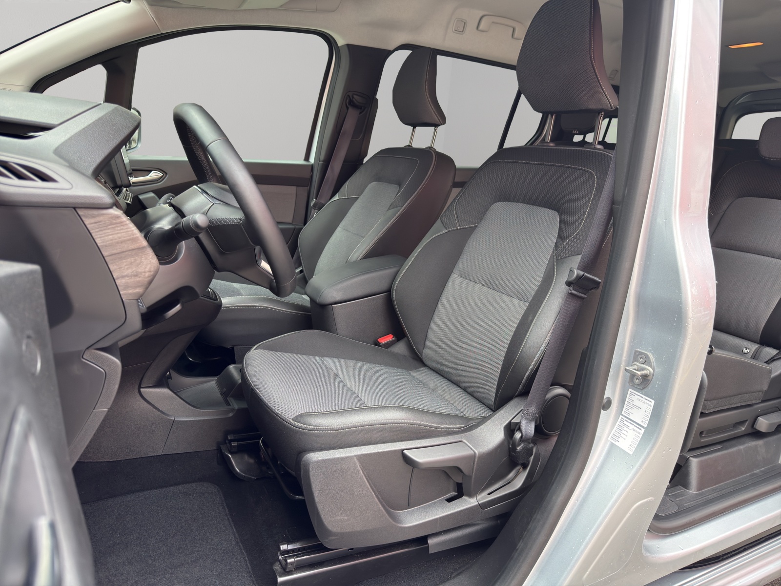 RENAULT Kangoo 1.3 TCe 130 PF Techno EDC-image-3