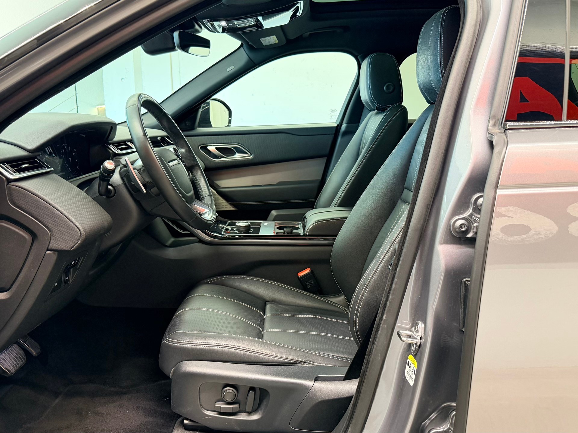 LAND ROVER Range Rover Velar R-Dynamic P 300 SE Automatic-image-14