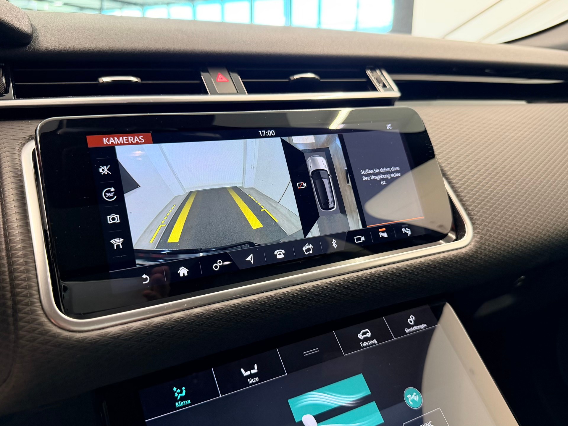 LAND ROVER Range Rover Velar R-Dynamic P 300 SE Automatic-image-26